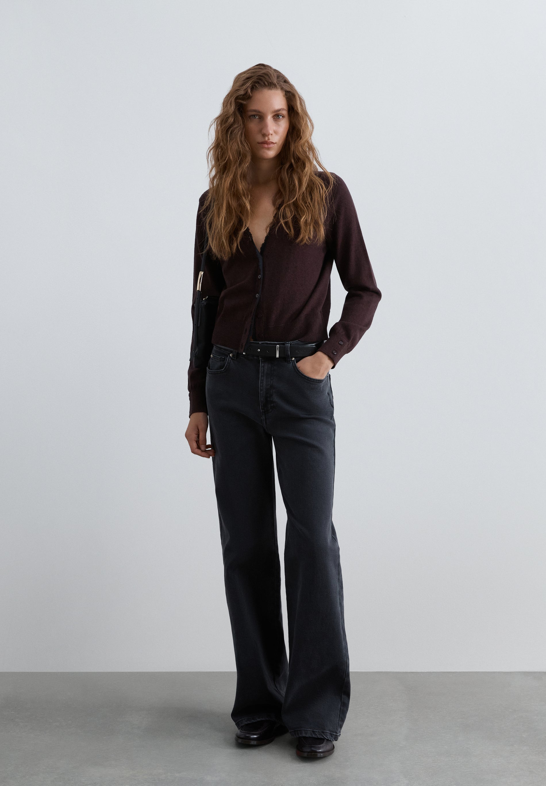 PANTALÓN DENIM TIRO MEDIO