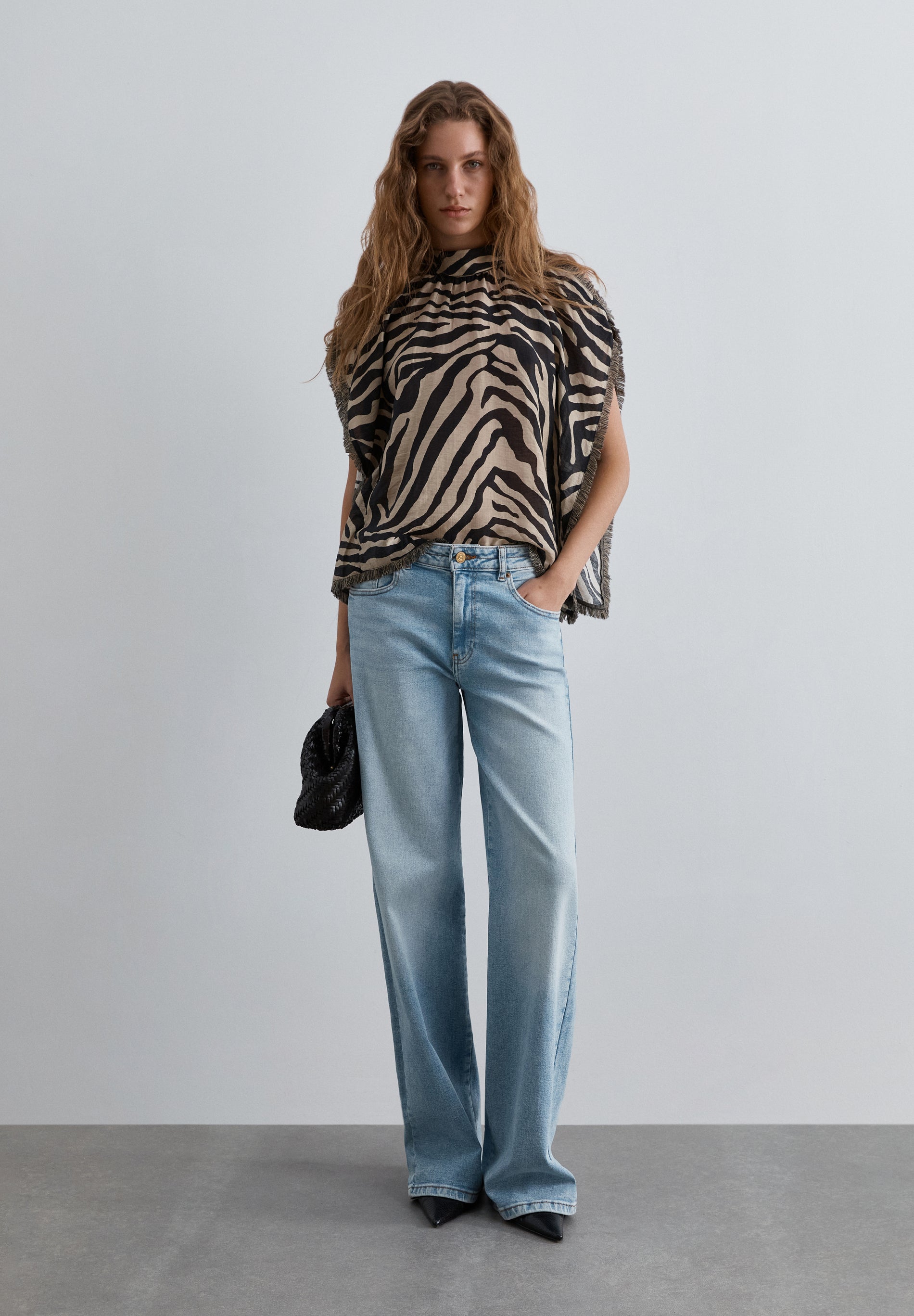PANTALÓN DENIM TIRO MEDIO