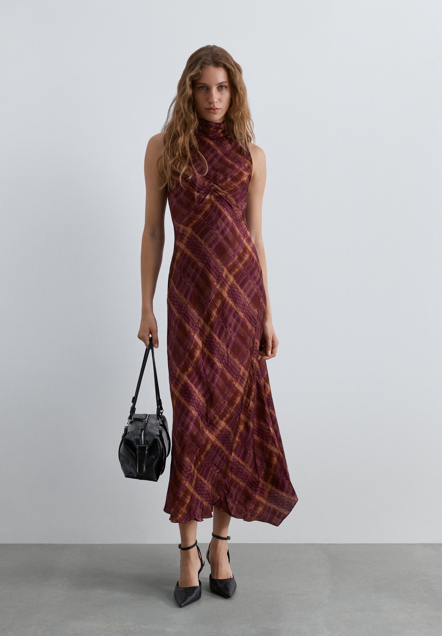 VESTIDO CUELLO HALTER ESTAMPADO