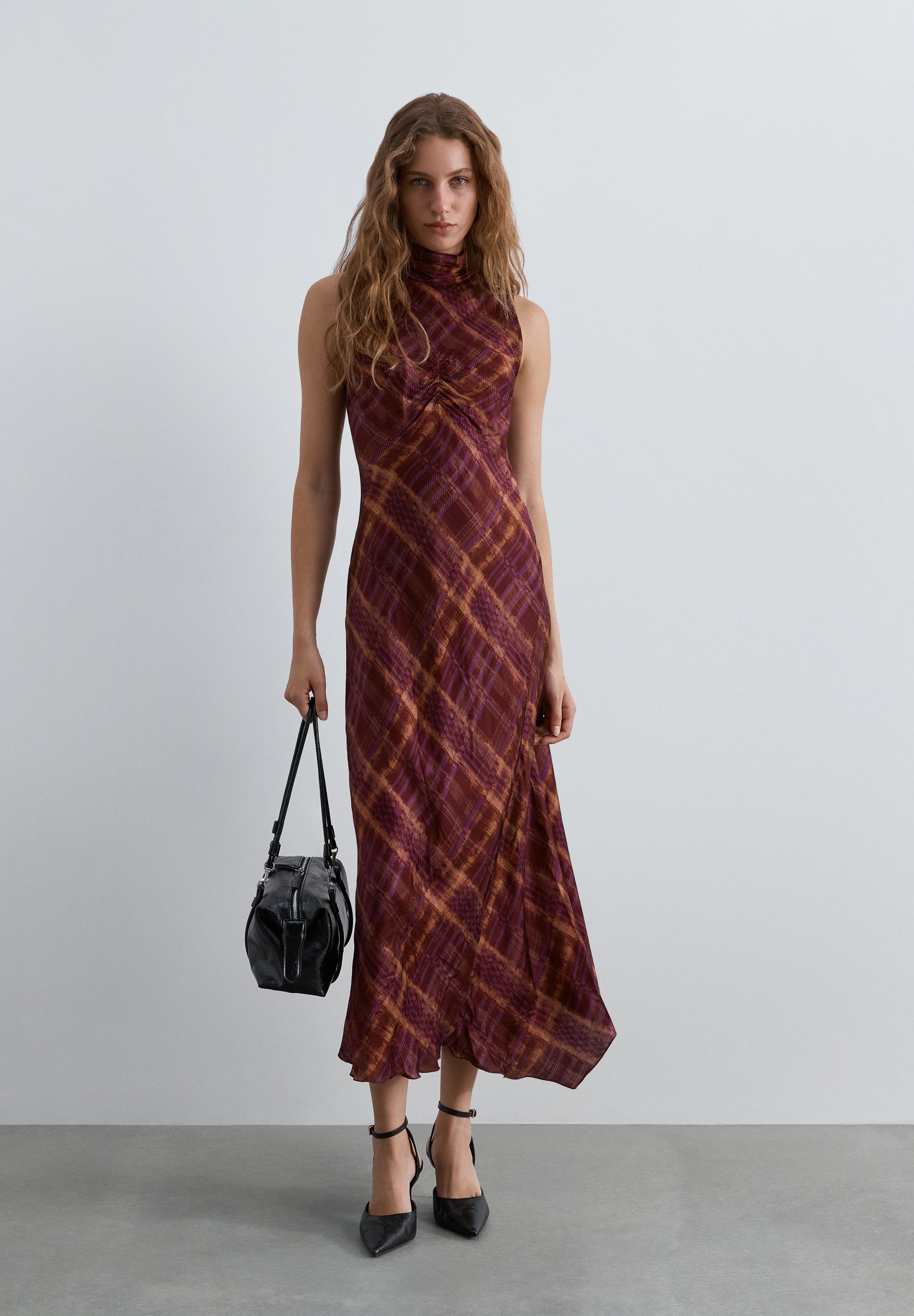VESTIDO CUELLO HALTER ESTAMPADO