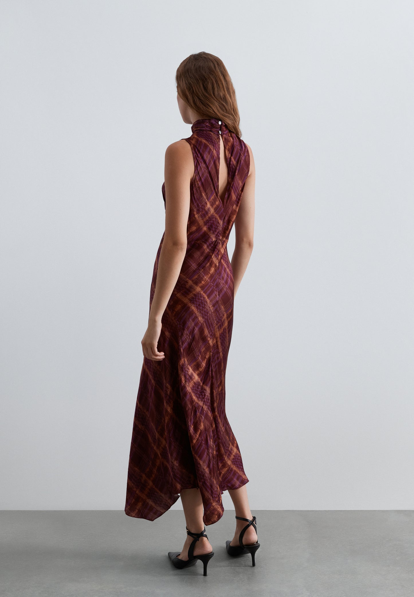 VESTIDO CUELLO HALTER ESTAMPADO