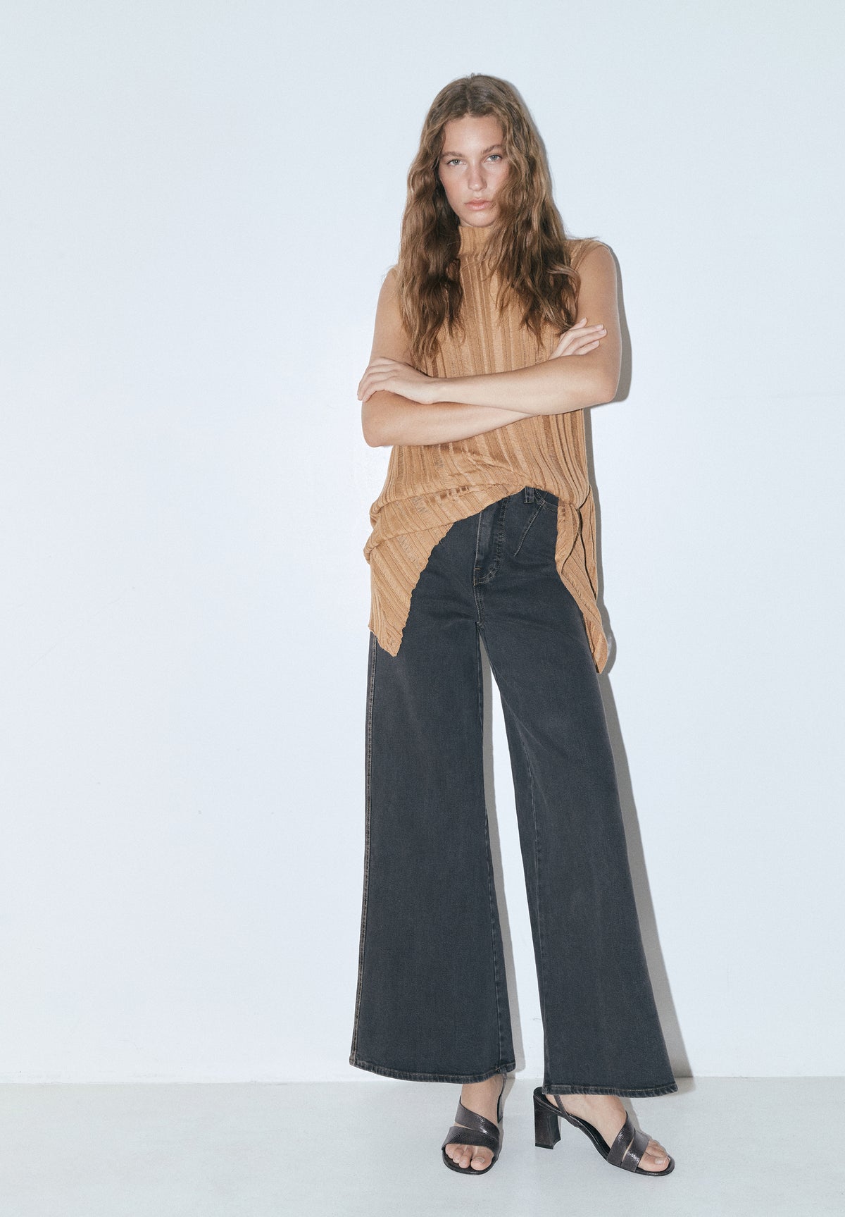 JEANS WIDE LEG TIRO ALTO