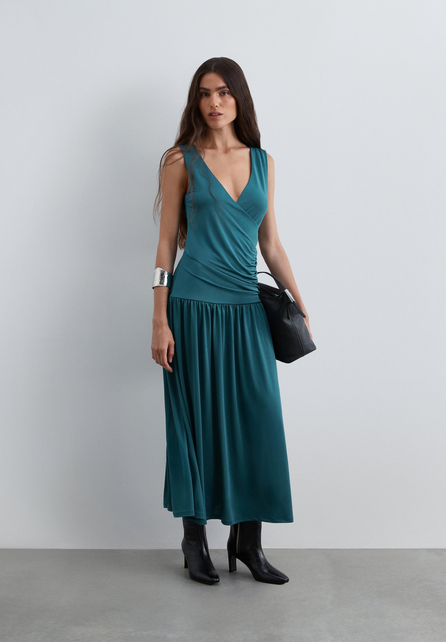 VESTIDO EVASÉ LARGO DRAPEADO