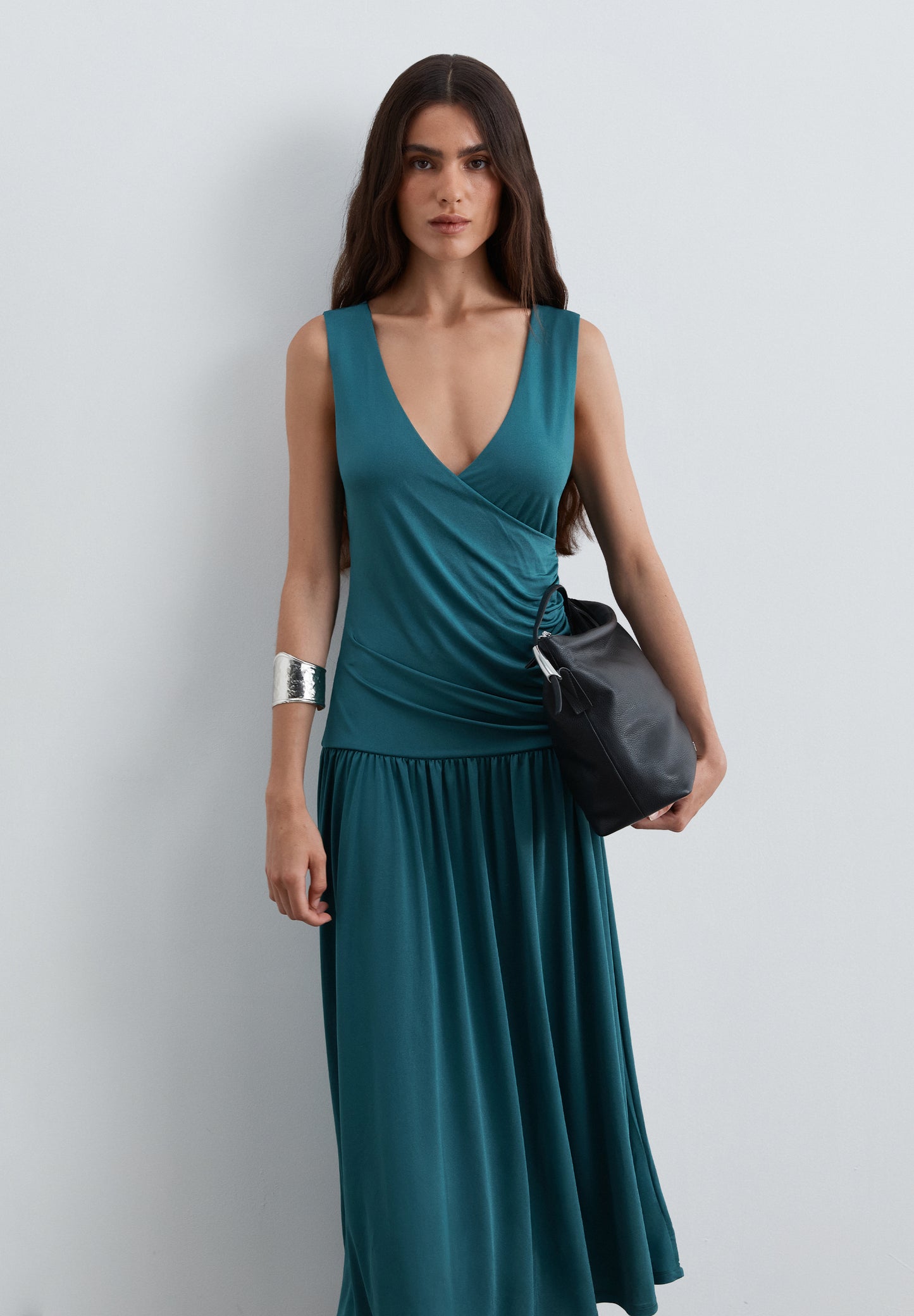 VESTIDO EVASÉ LARGO DRAPEADO