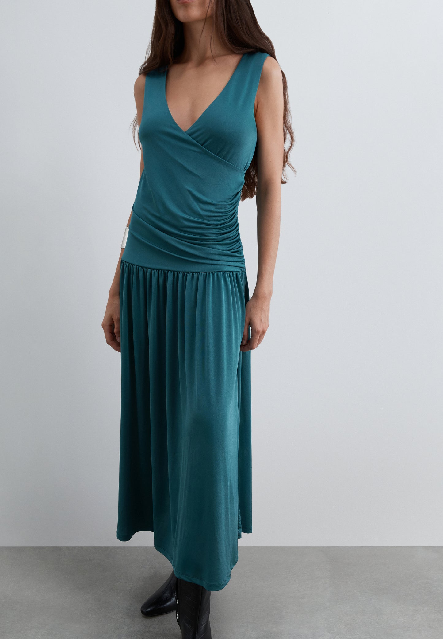 VESTIDO EVASÉ LARGO DRAPEADO