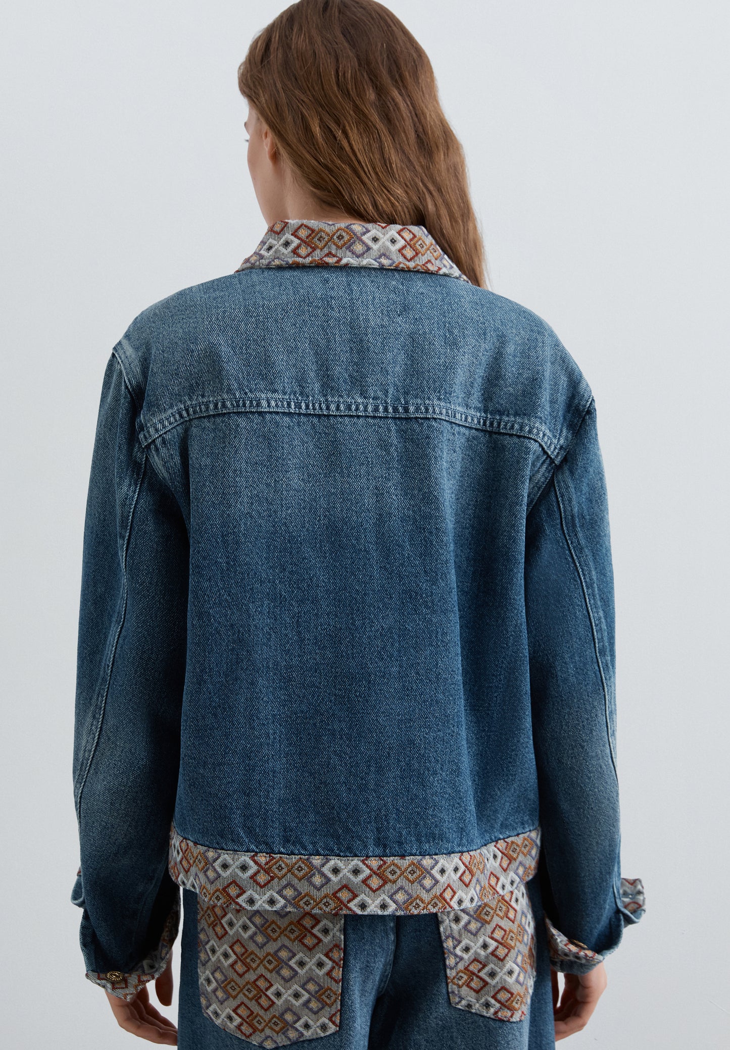 CHAQUETA VAQUERA ESTAMPADO ÉTNICO