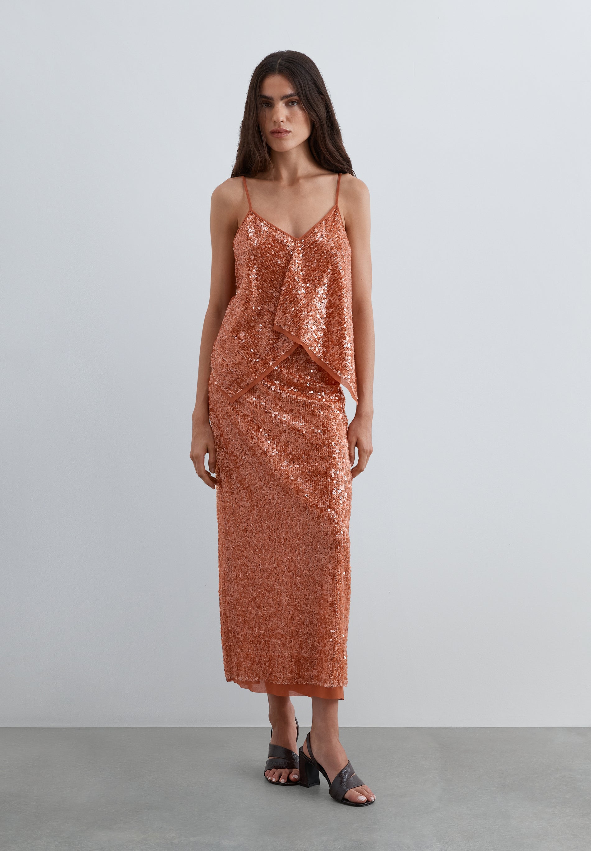 FALDA MIDI DE LENTEJUELAS