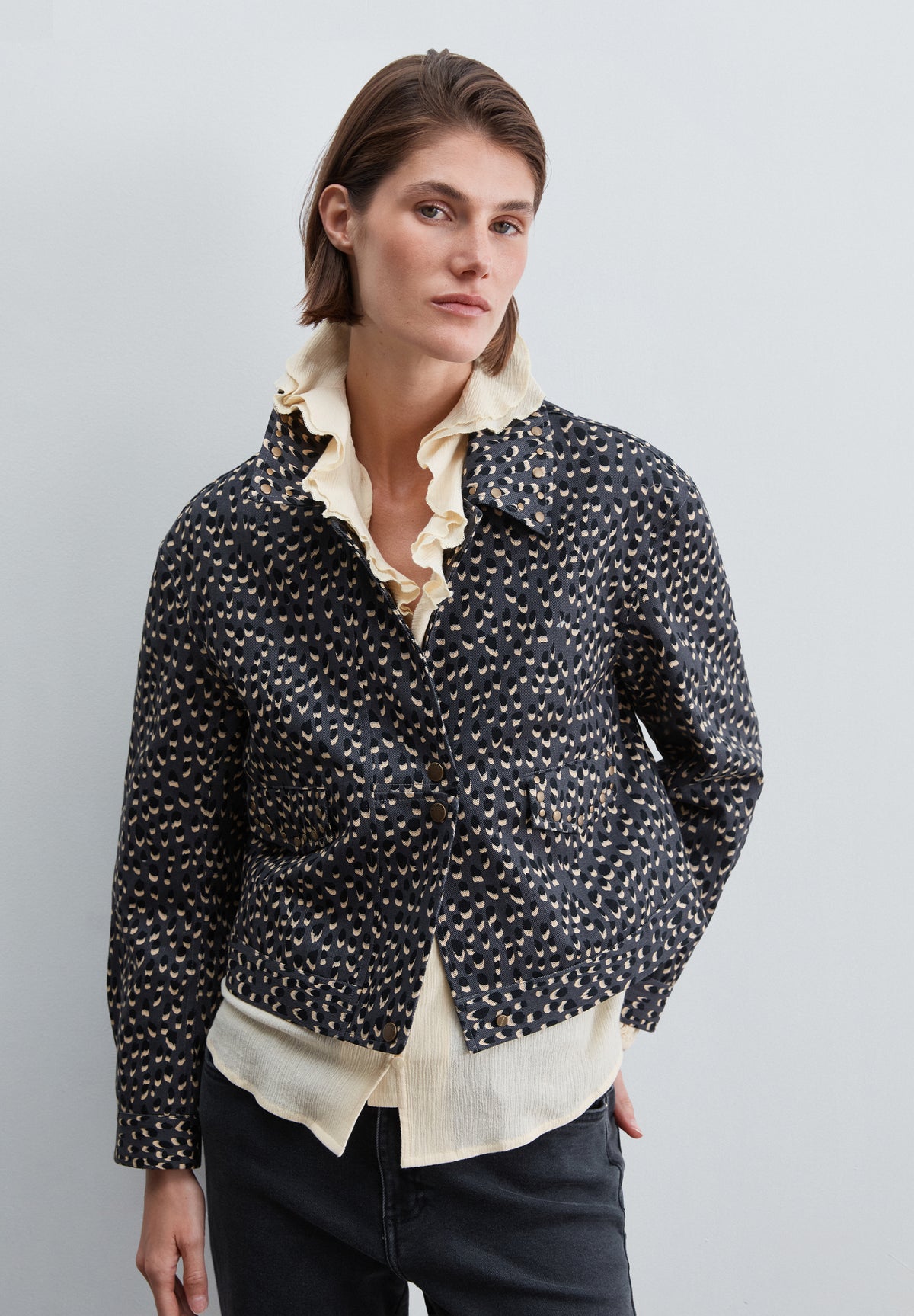 CHAQUETA ESTAMPADA STUDS