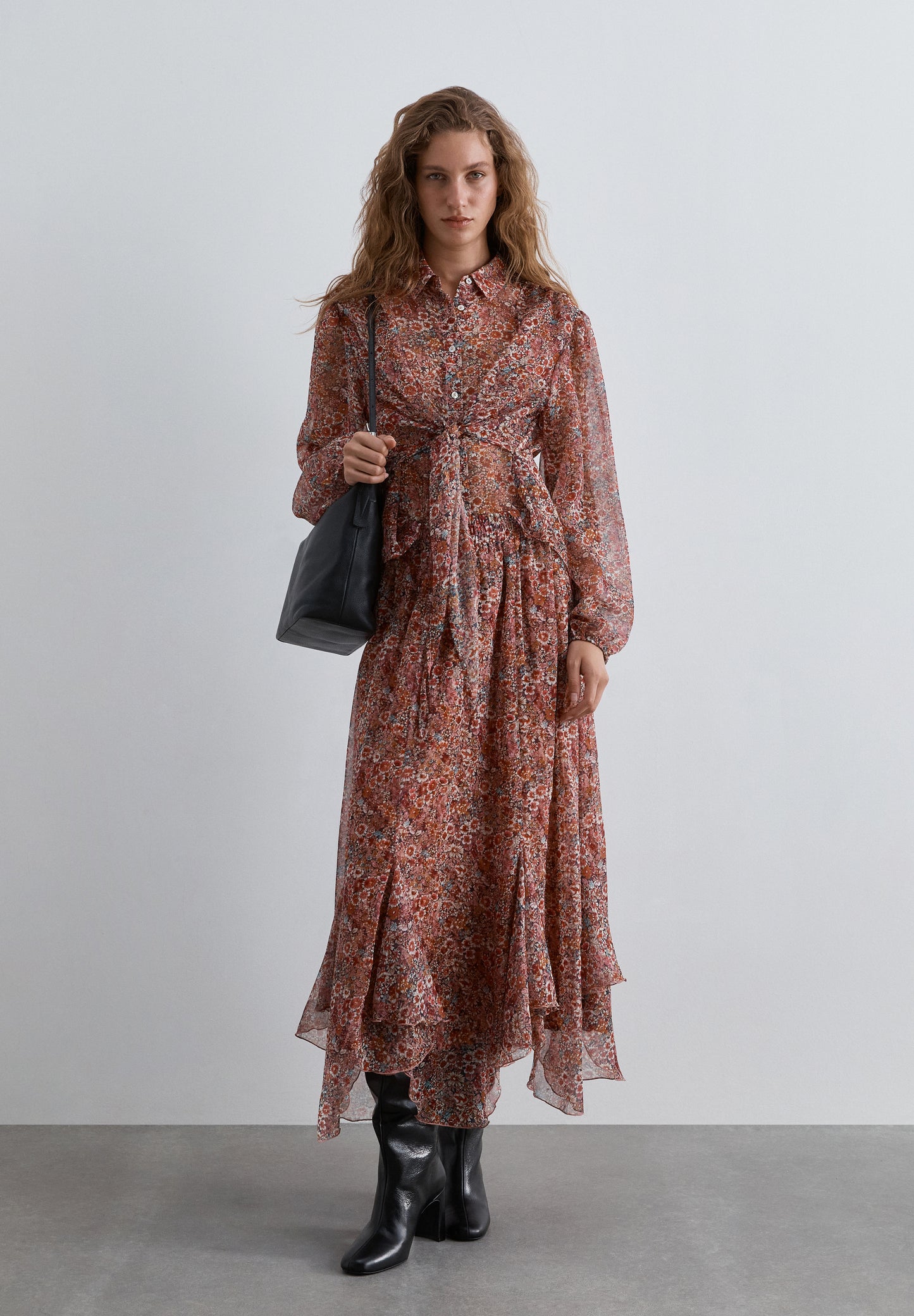 CAMISA ESTAMPADO FLORAL CON LAZADA