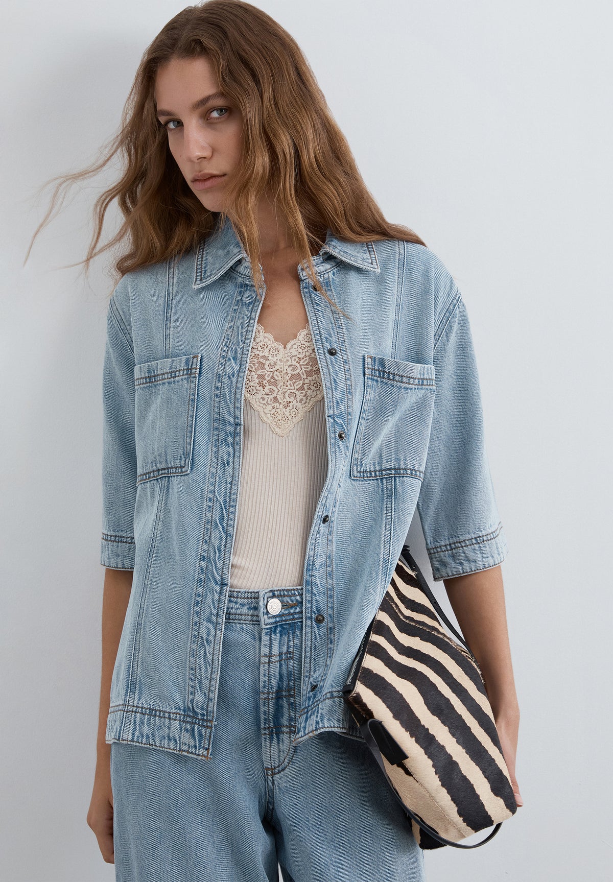 CAMISA DENIM BOLSILLOS