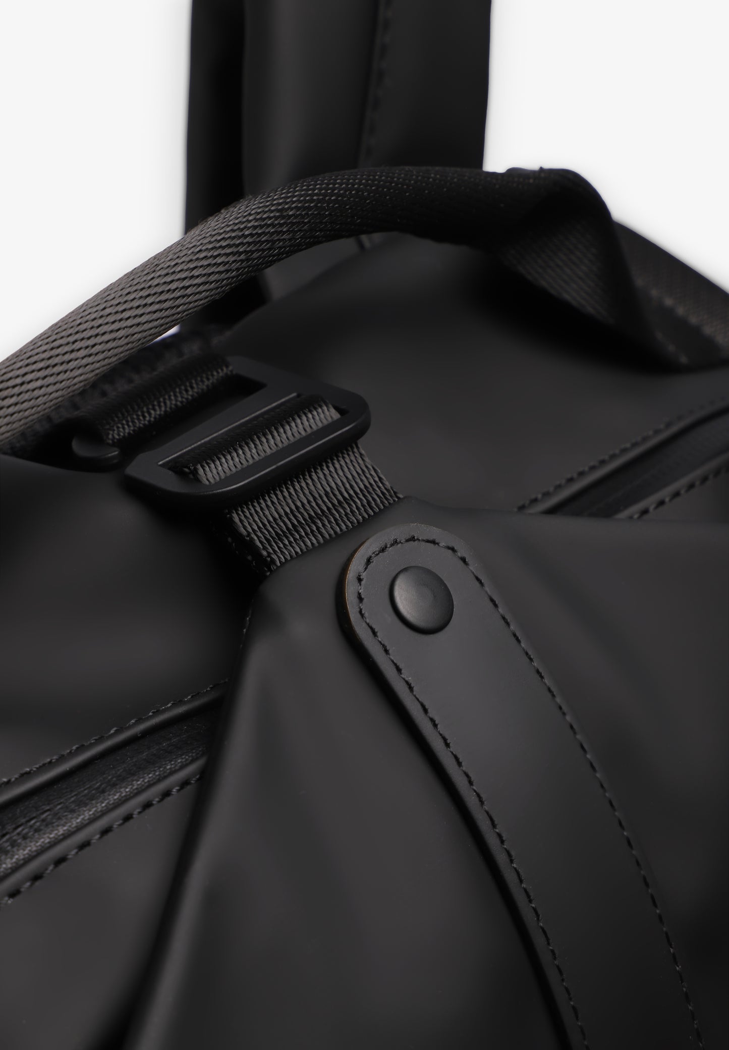 RAINS | MOCHILA CLIP FRONT W3