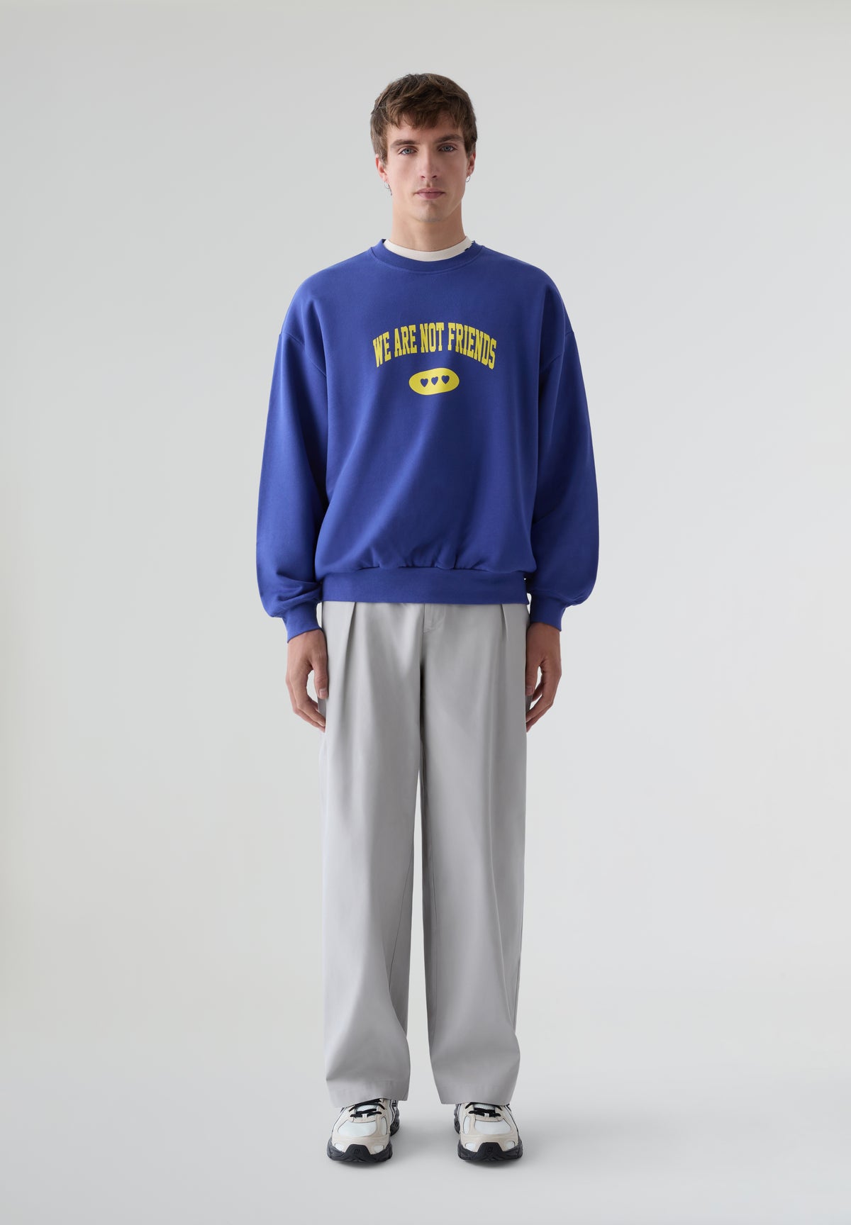 WE ARE NOT FRIENDS | SUDADERA U FRIENDS