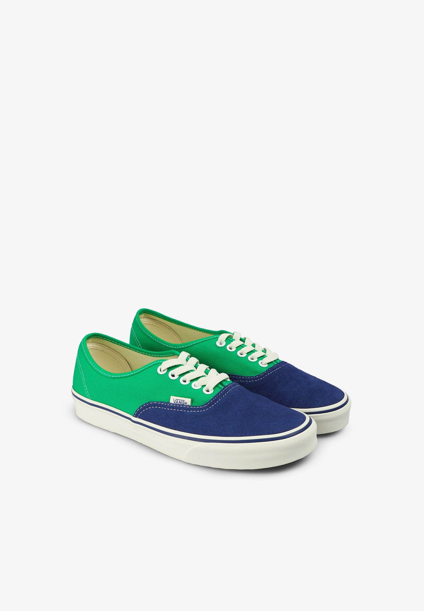 VANS | AUTHENTIC