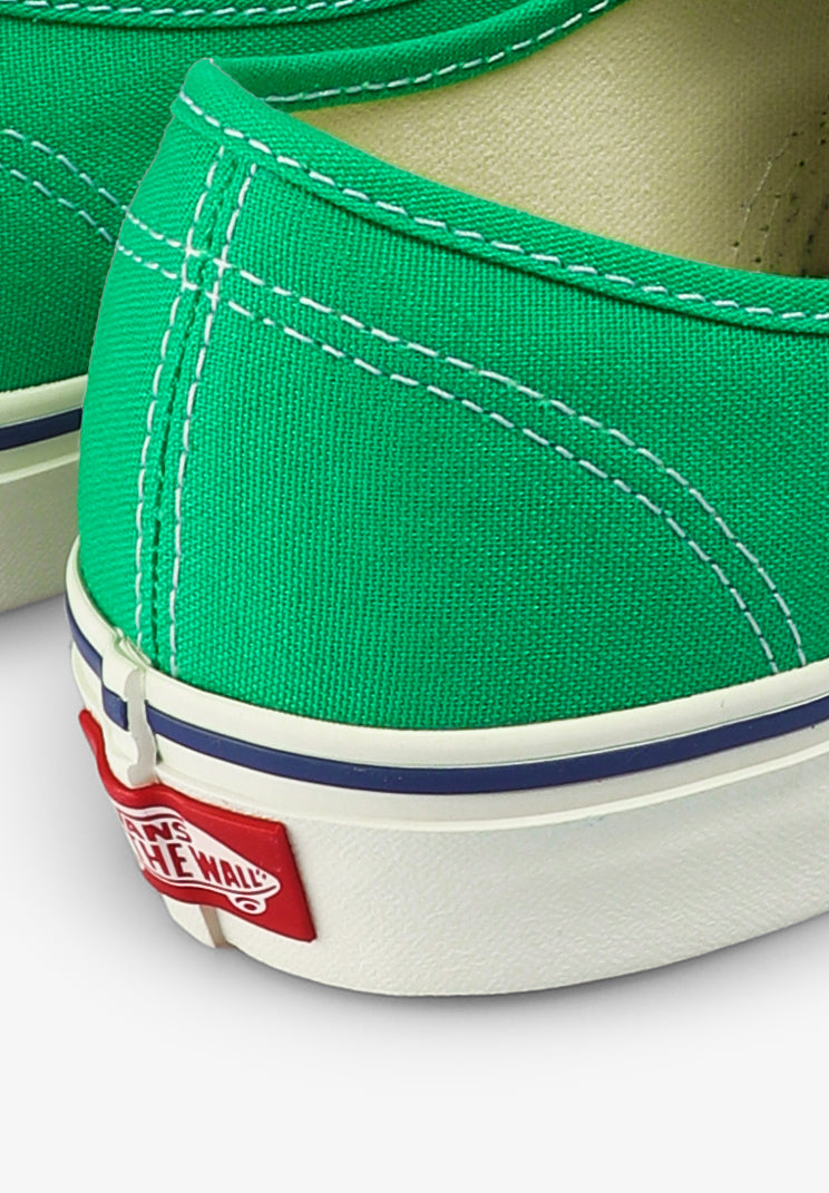 VANS | AUTHENTIC