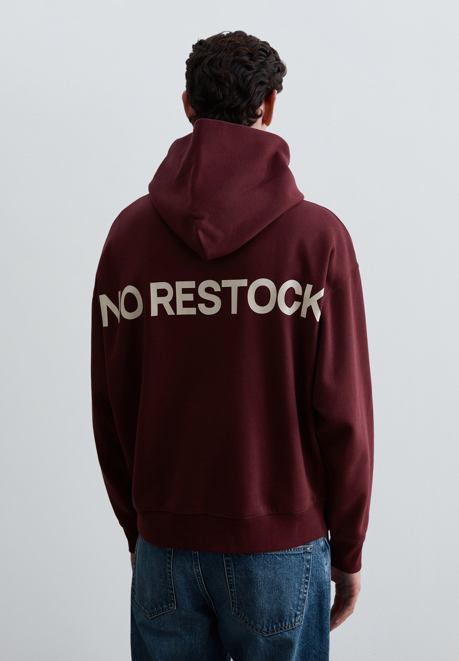 SUDADERA CON CAPUCHA PRINT