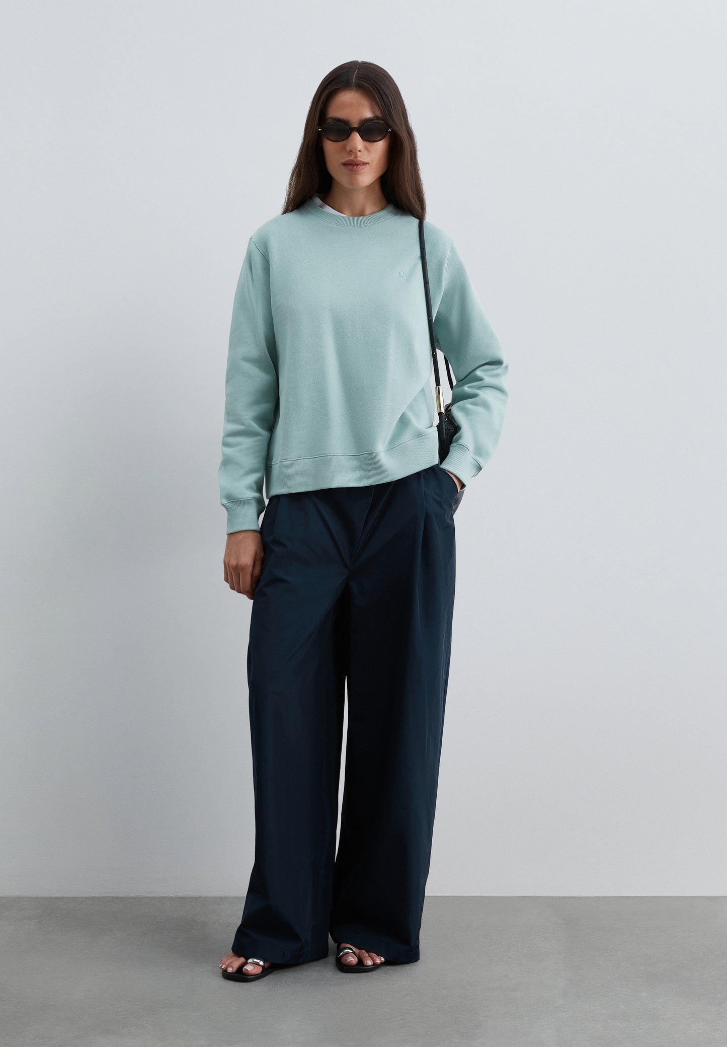 SUDADERA BORDADA REGULAR FIT