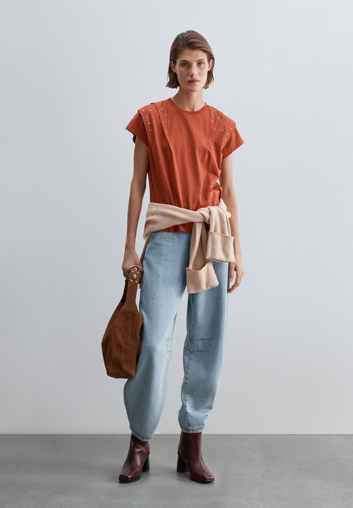 CAMISETA PLIEGUES CON STUDS