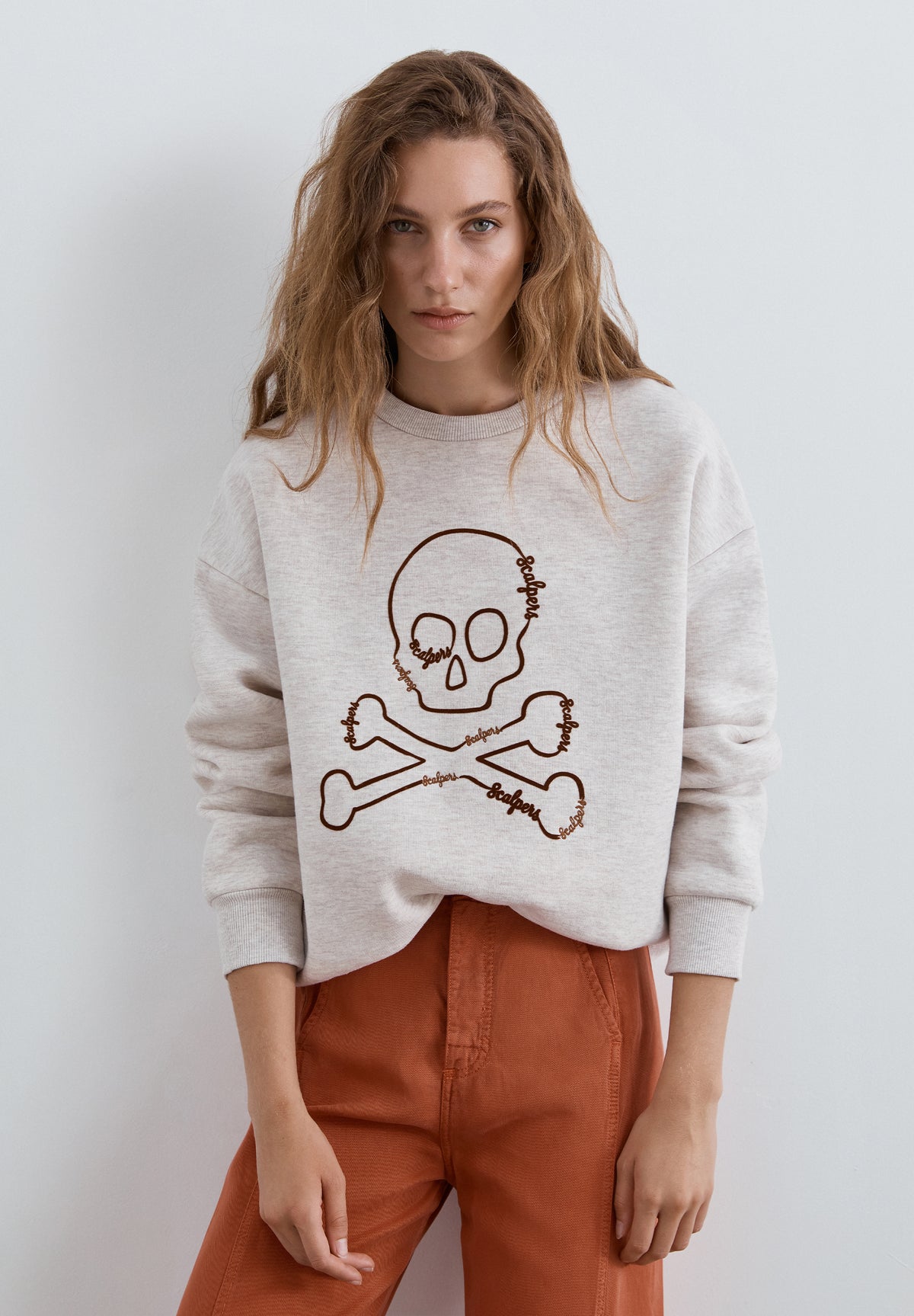 SUDADERA CALAVERA ESTAMPADA
