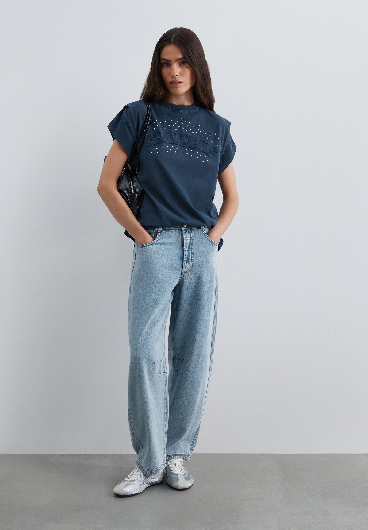 CAMISETA STUDS LOGO PARCHE