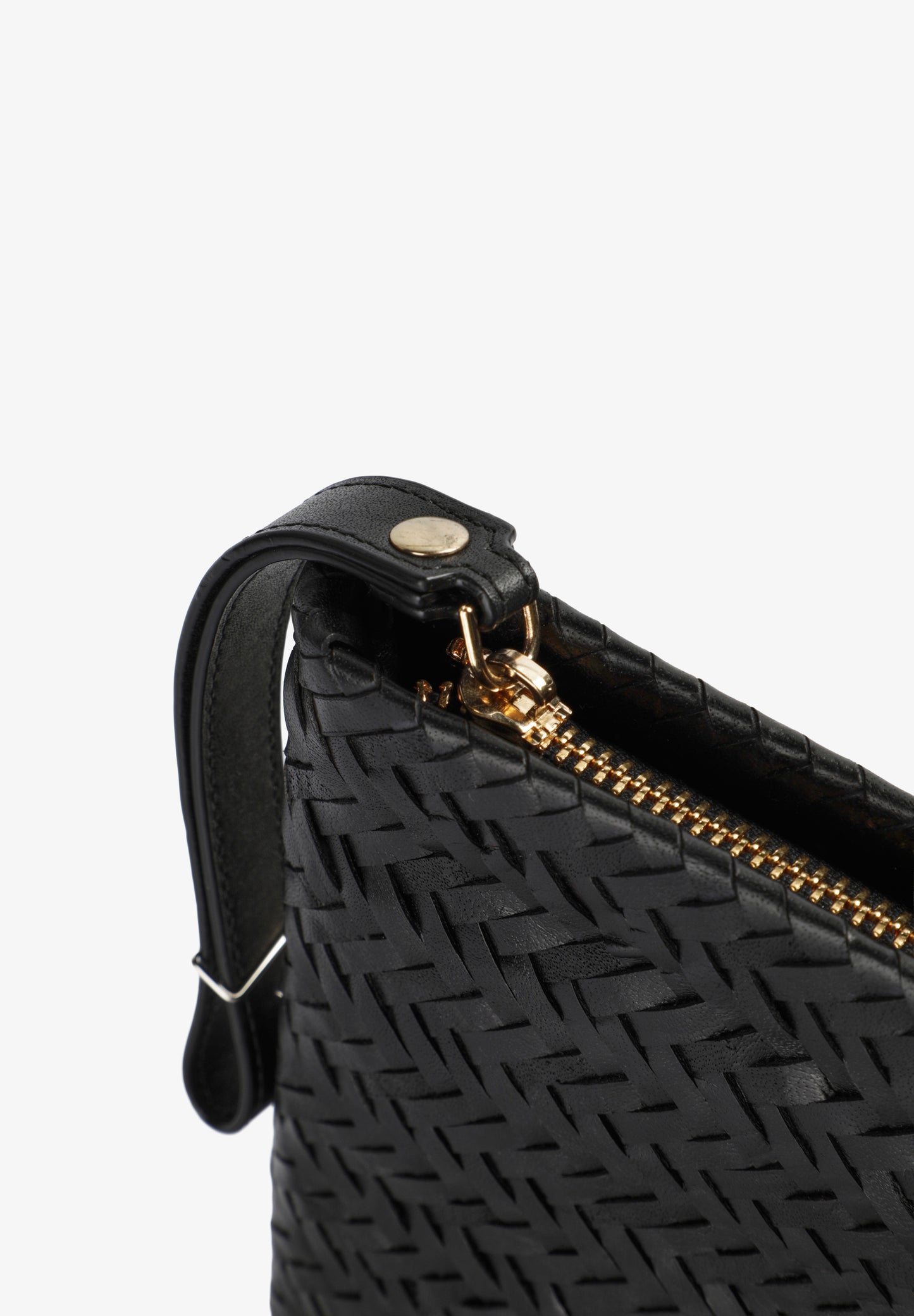 BOLSO DE MANO TRENZADO