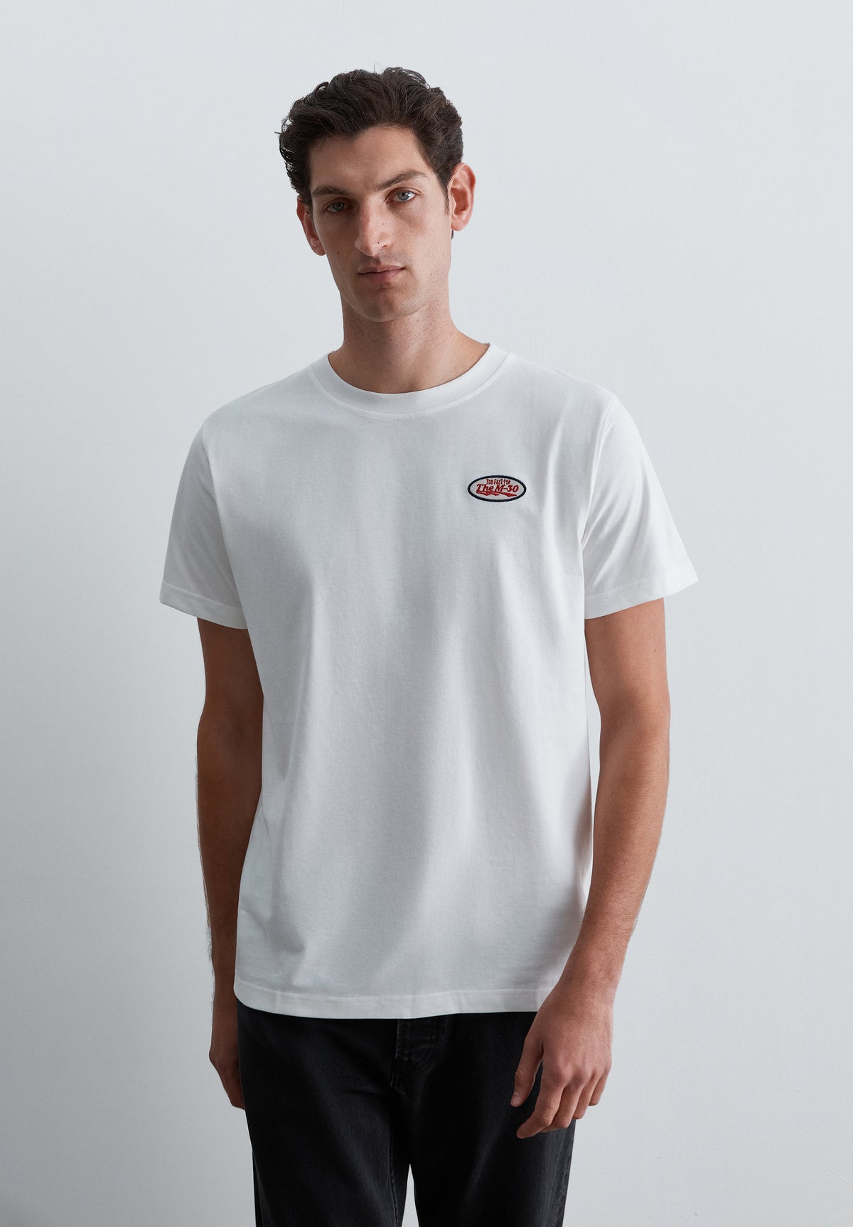 CAMISETA PRINT DETALLE PARCHE