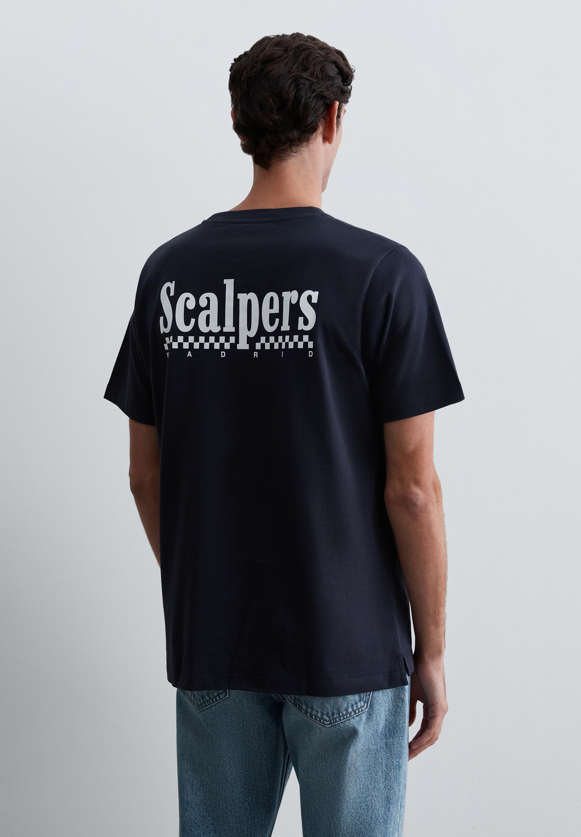 CAMISETA LOGO TRASERO ESTAMPADO