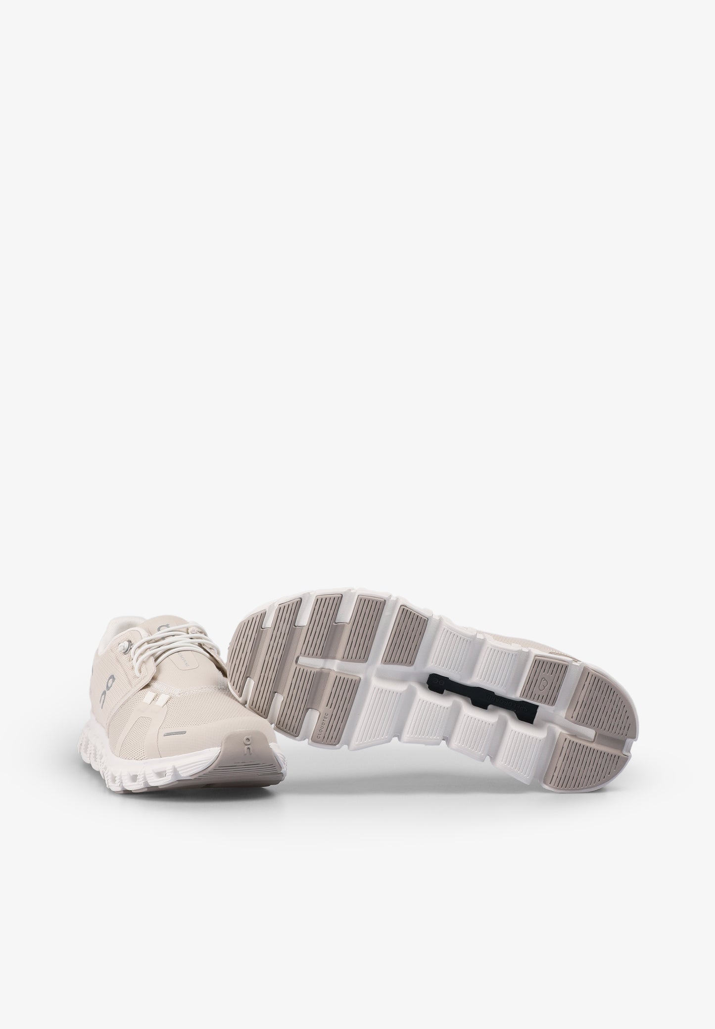 ON  | CLOUD 6