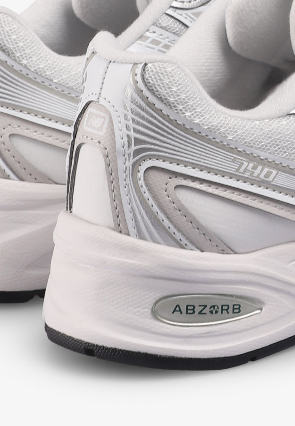 NEW BALANCE | SNEAKERS 740 MUJER