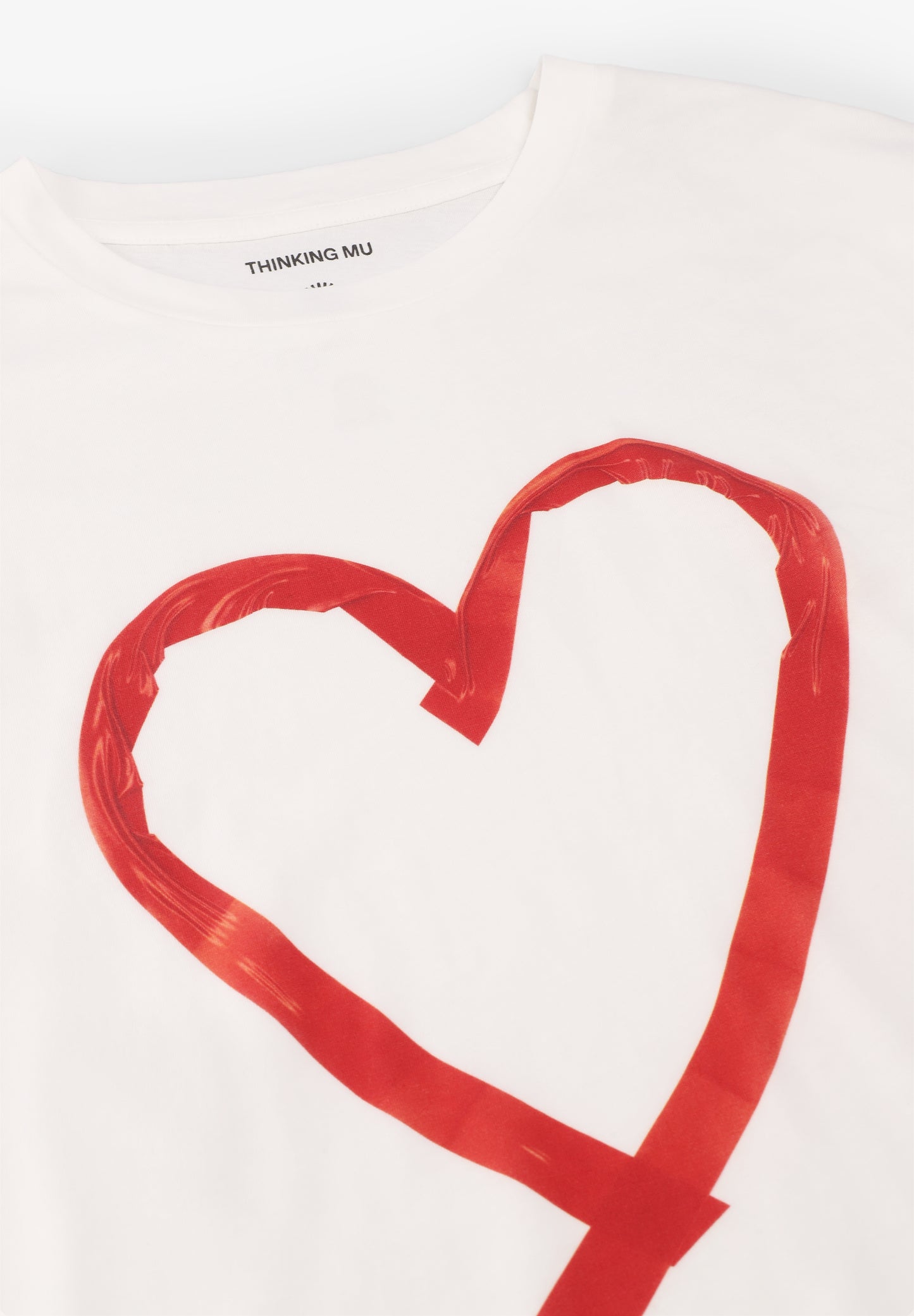 THINKING MU | TAPE HEART WHITE EMILY TEE