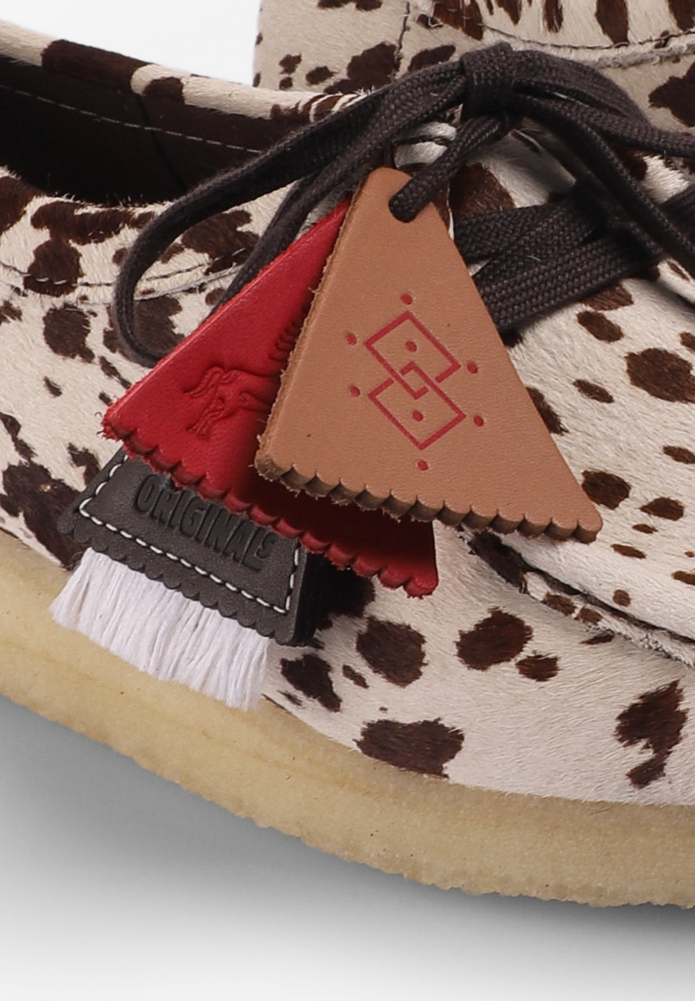 CLARKS | ZAPATOS WALLABEE COW PRINT