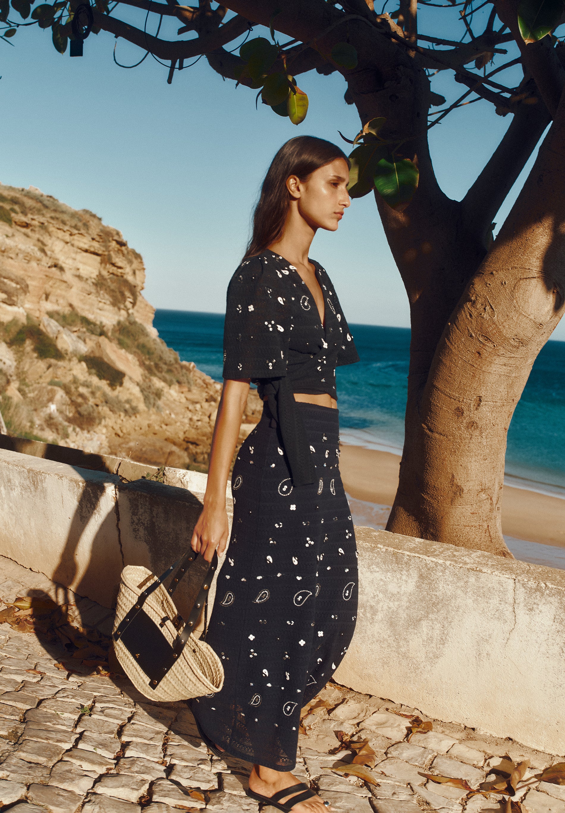 FALDA PUNTO MIDI ABALORIOS