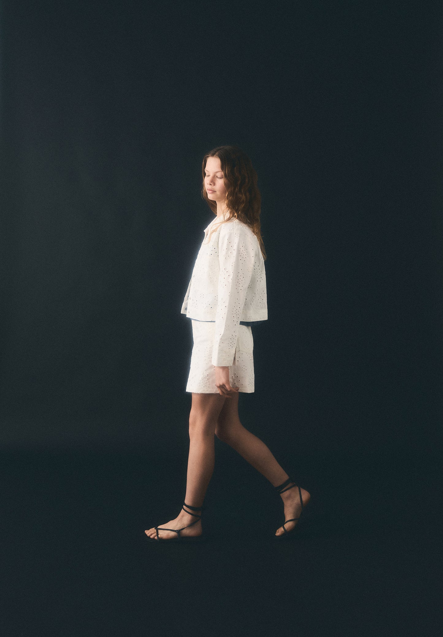 FALDA MINI PERFORADA