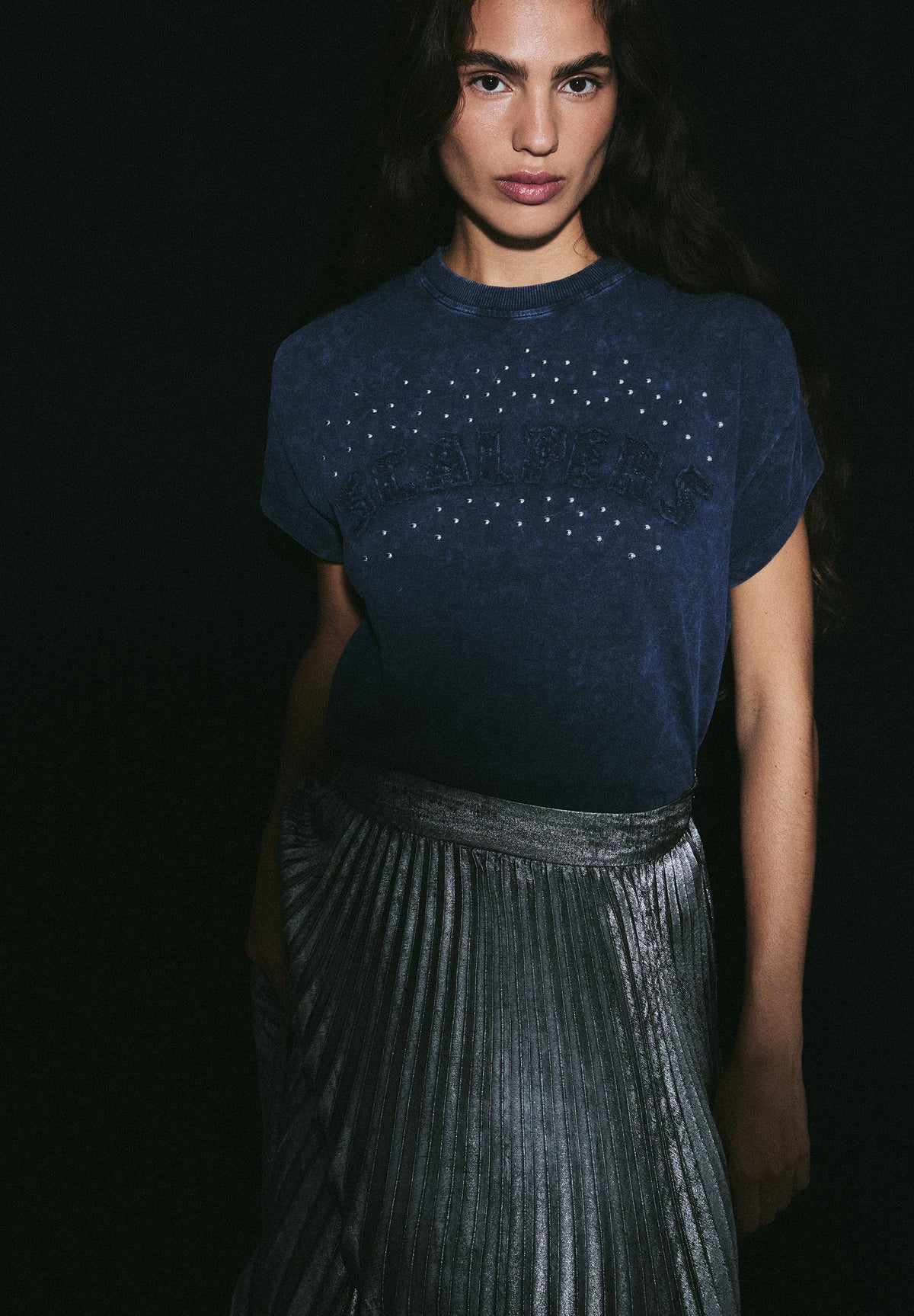CAMISETA STUDS LOGO PARCHE