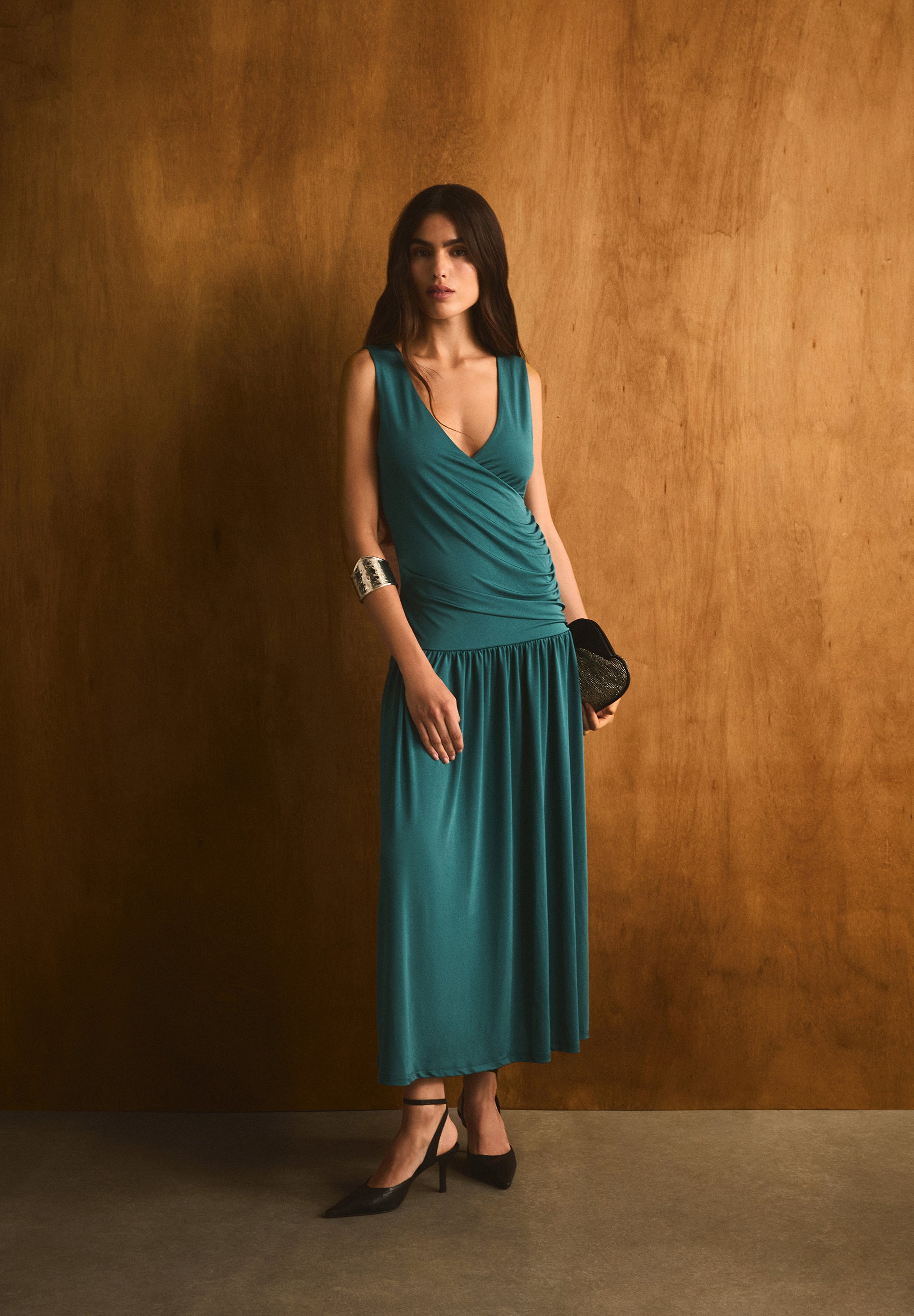 VESTIDO EVASÉ LARGO DRAPEADO