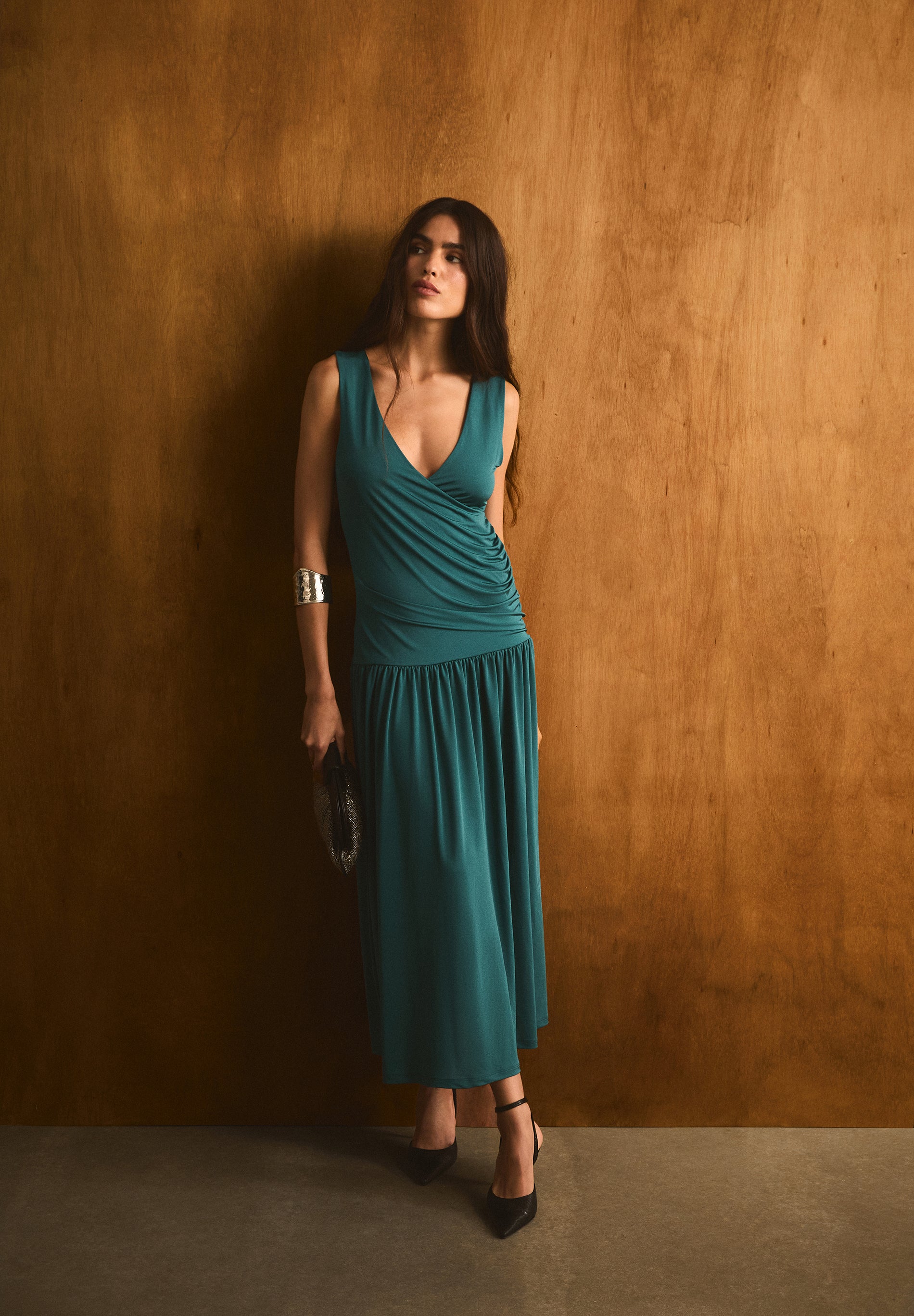 VESTIDO EVASÉ LARGO DRAPEADO