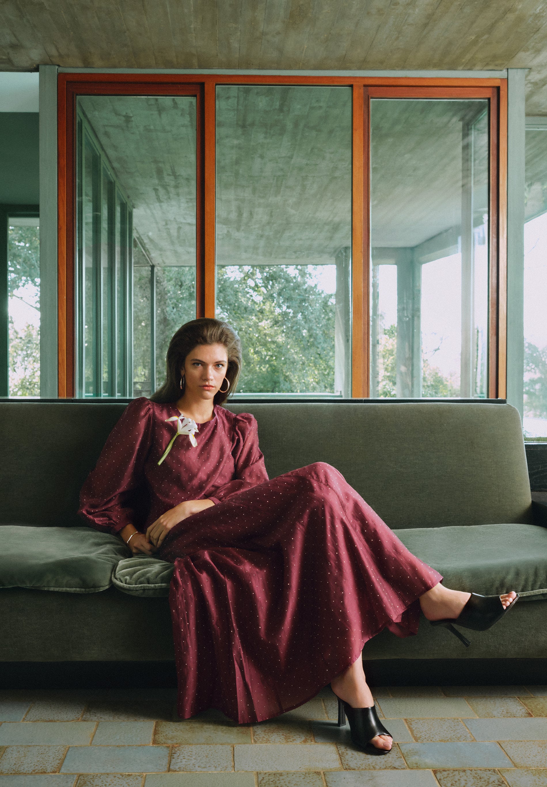 FALDA SATINADA STRASS