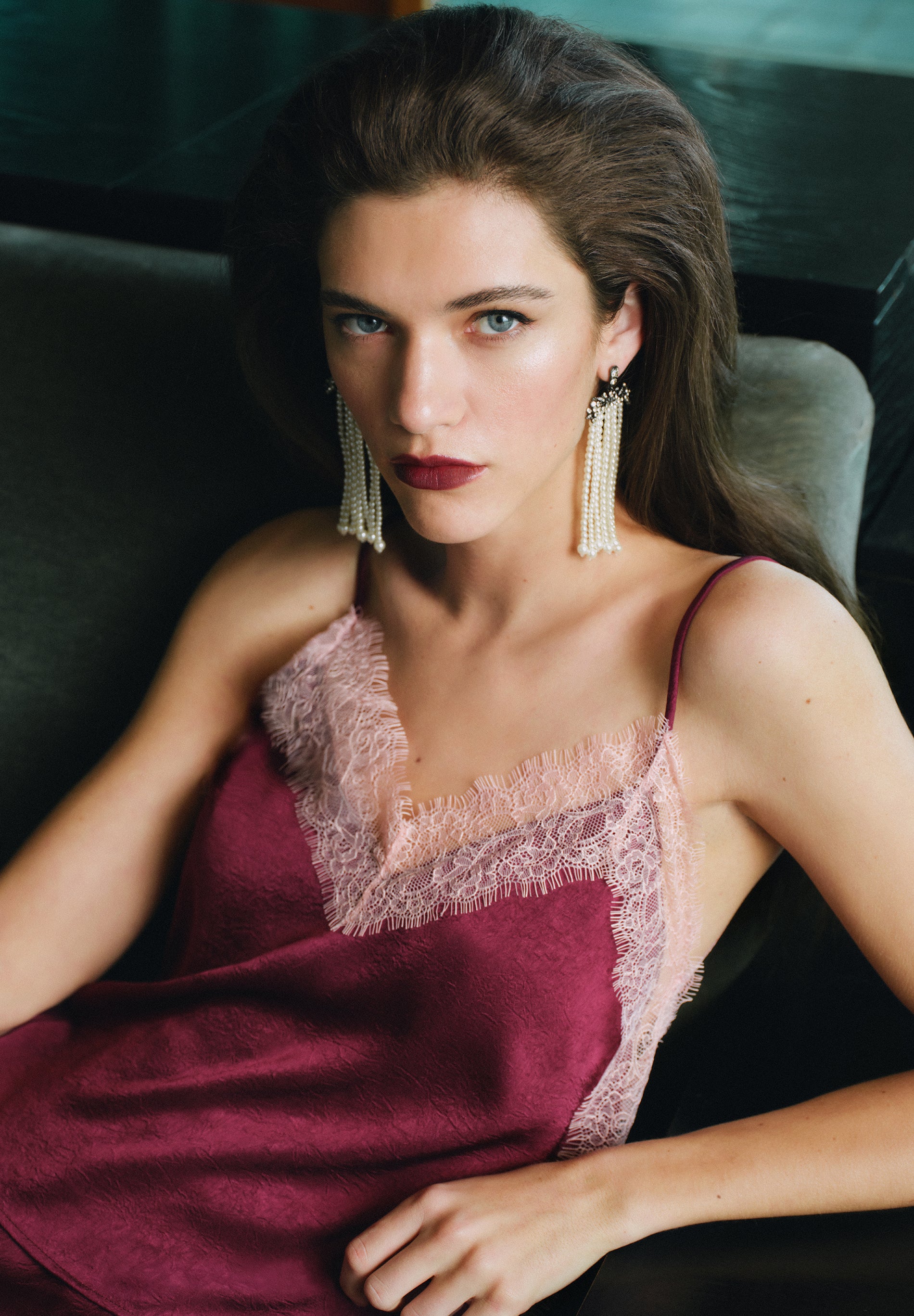 FALDA SATINADA ENCAJE