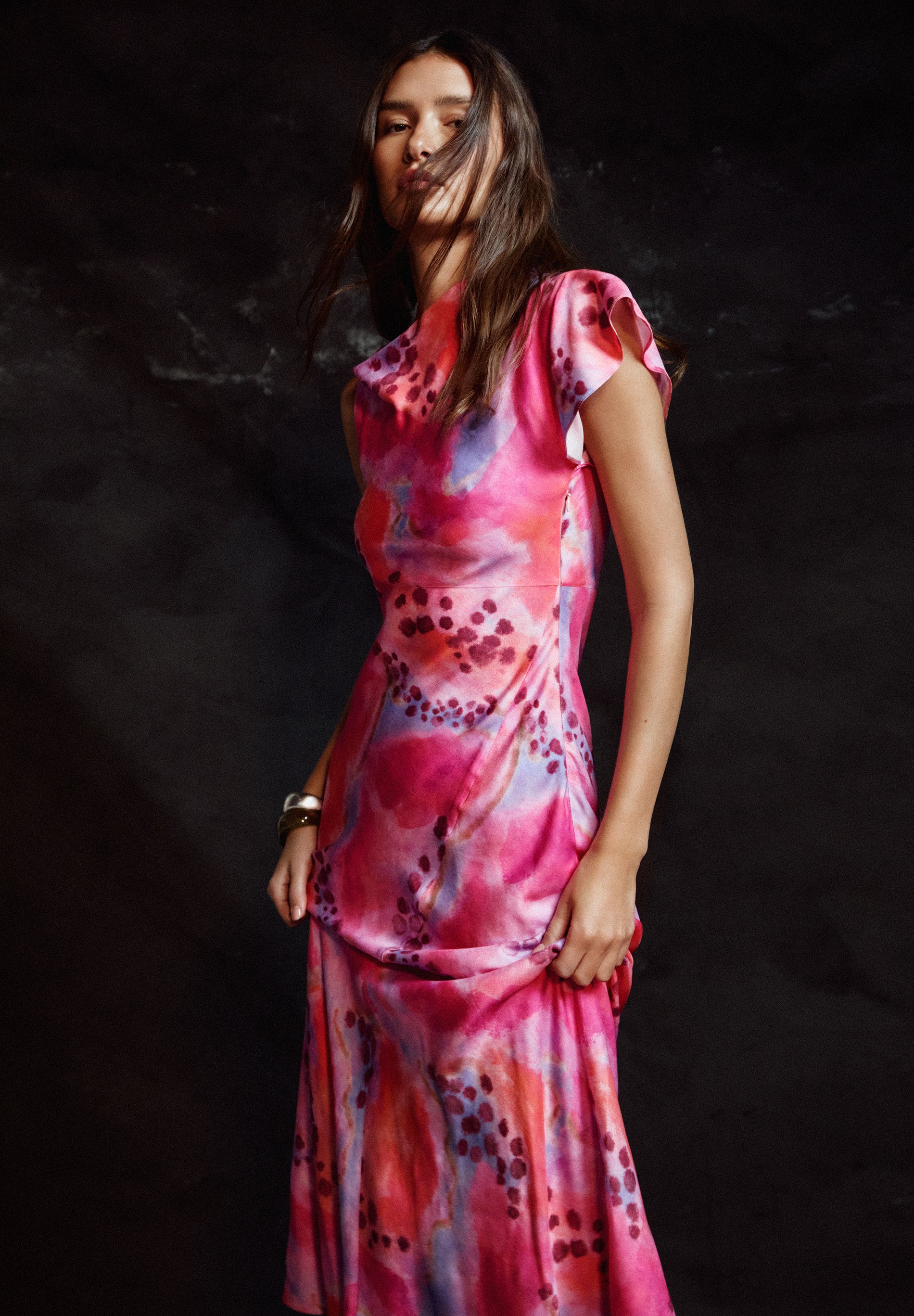 VESTIDO ASIMÉTRICO SATINADO