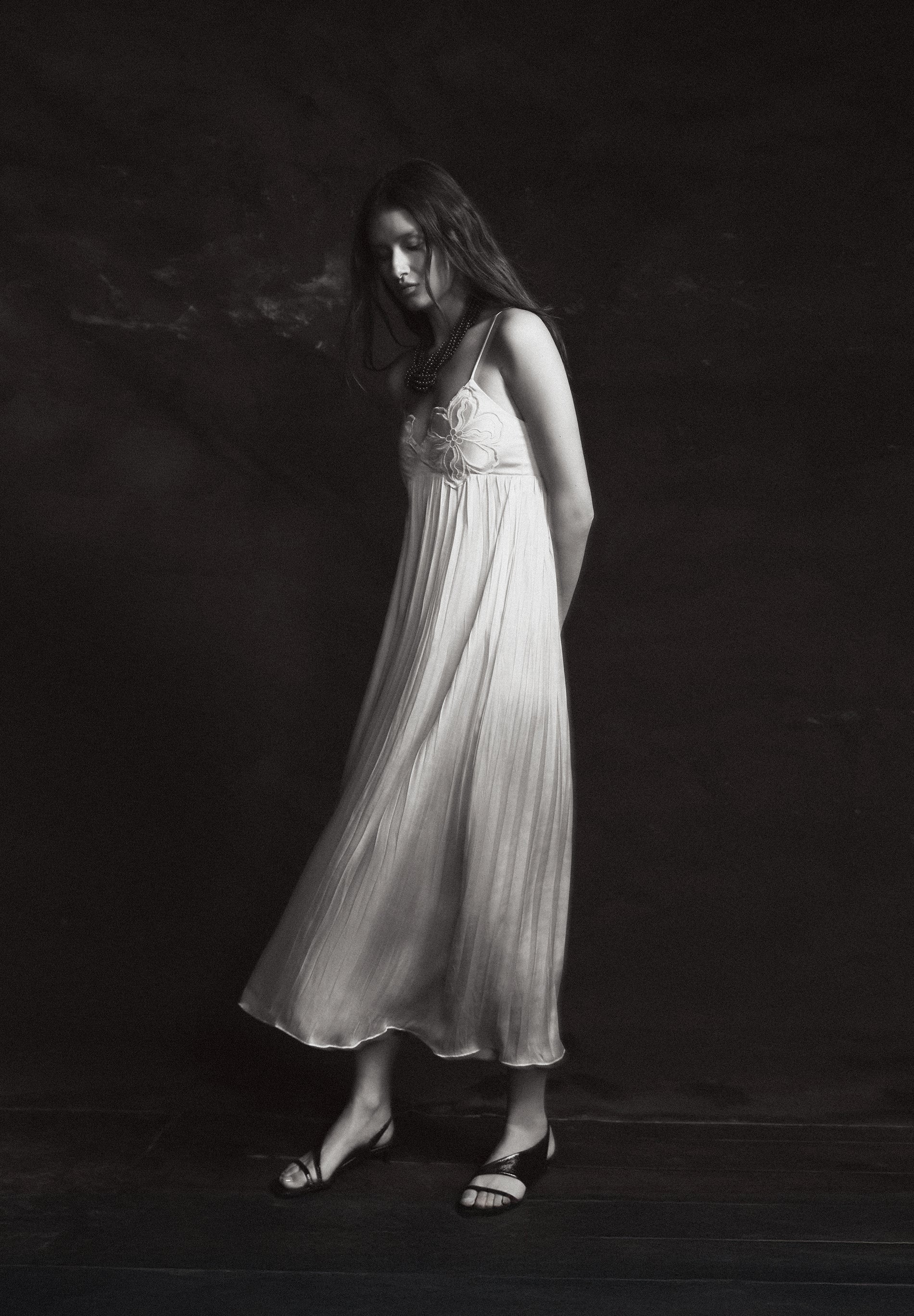 VESTIDO MIDI DETALLE FLORAL