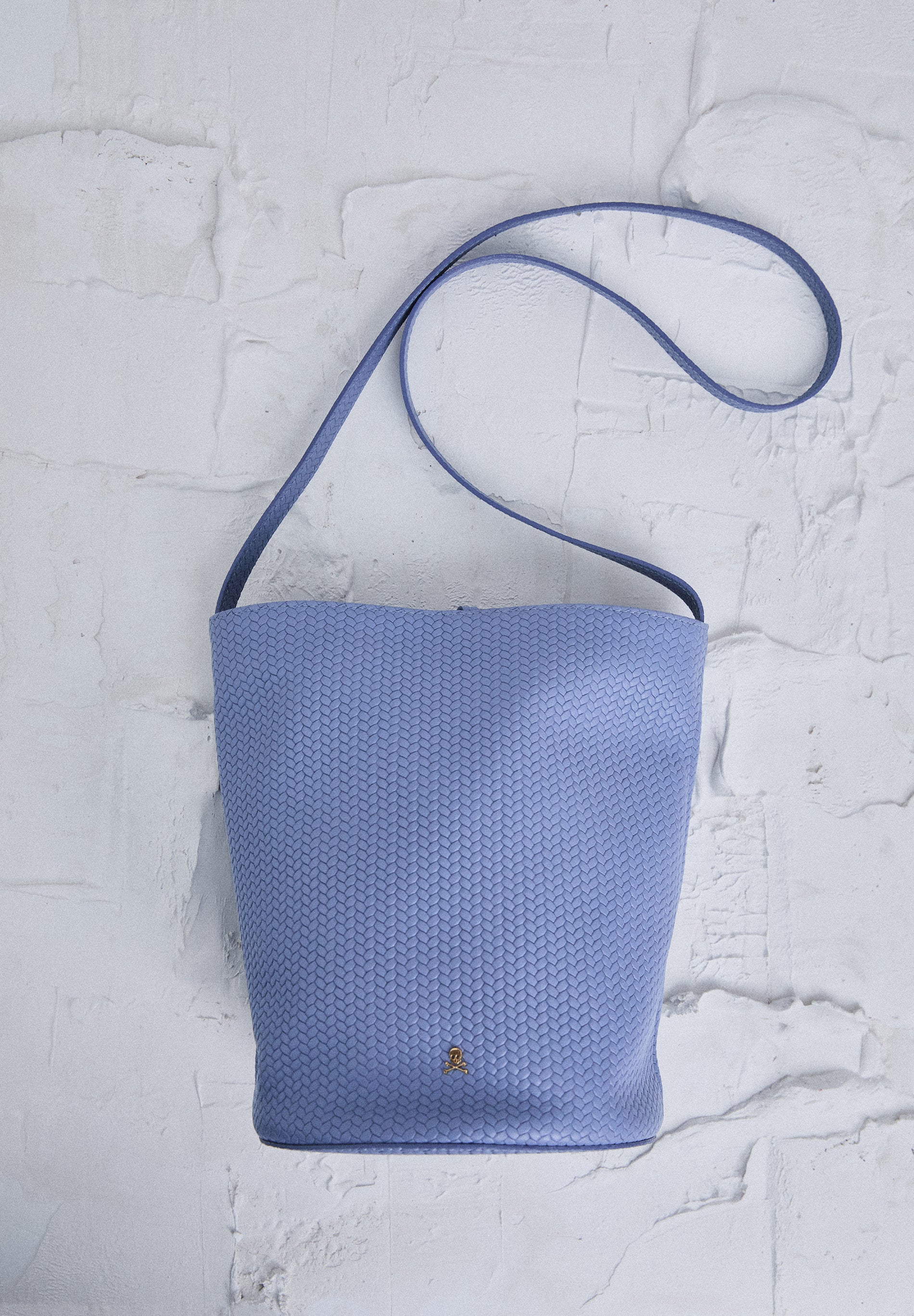 BOLSO CUBO 100% PIEL TRENZADO