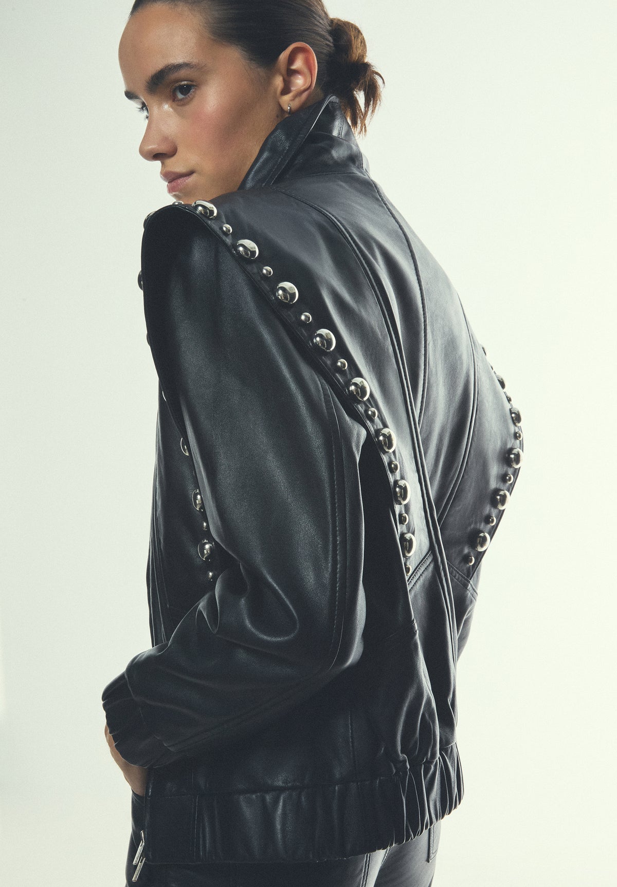 CHAQUETA PIEL STUDS DECORATIVOS