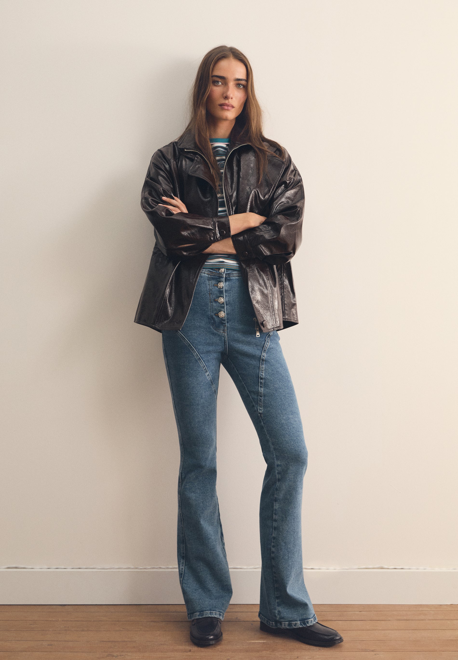 JEANS BOOTCUT TIRO ALTO