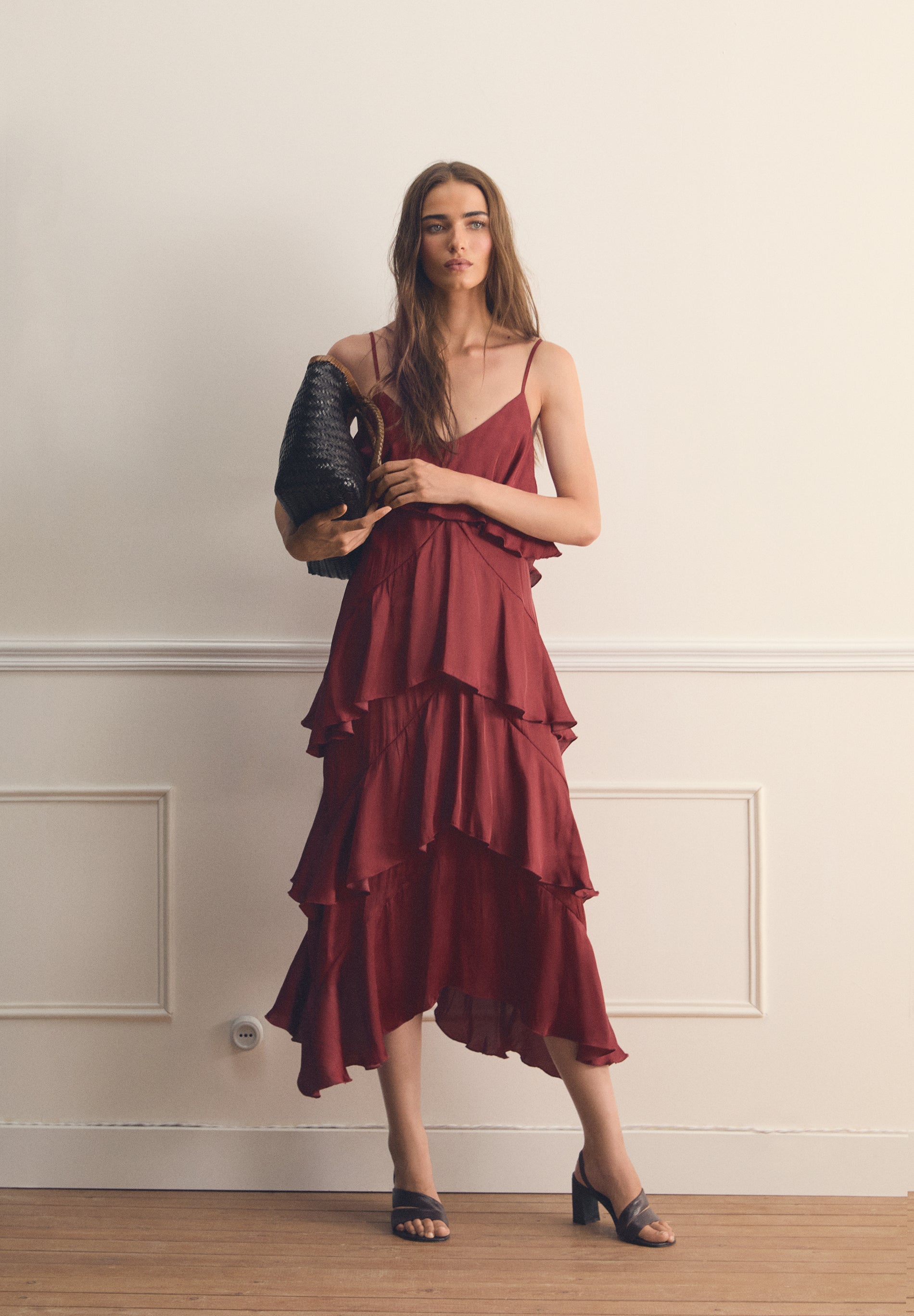 VESTIDO LENCERO VOLANTES