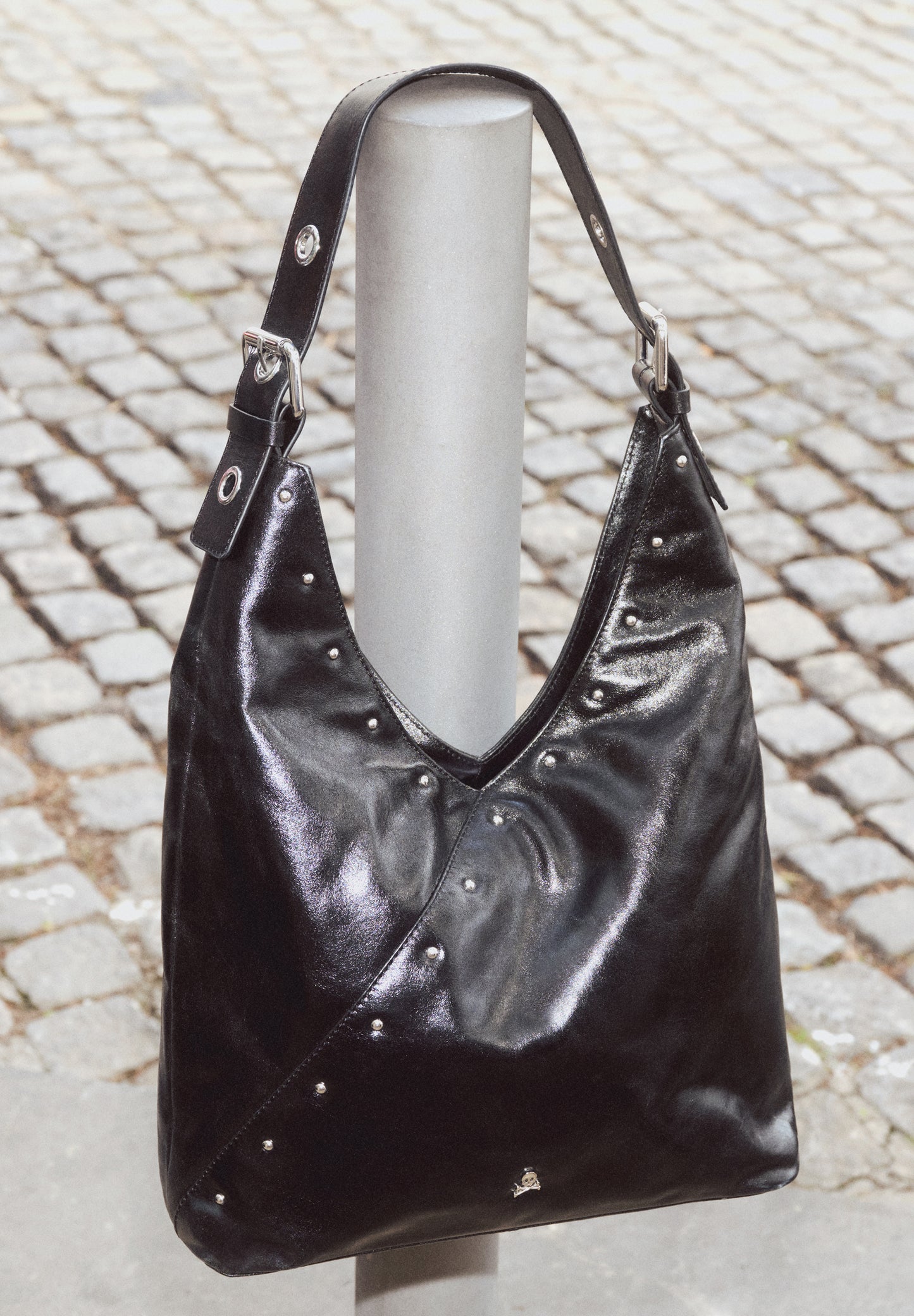 BOLSO HOBO PIEL TACHAS