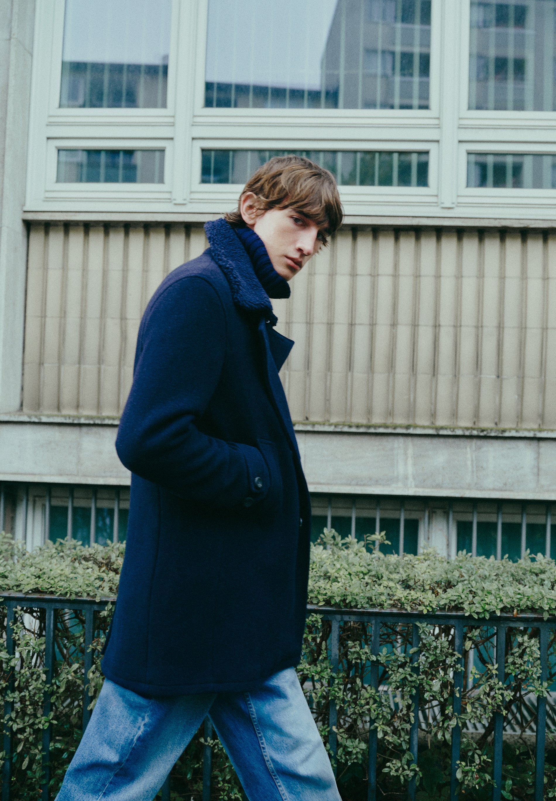 ABRIGO ABOTONADO CRUZADO LANA