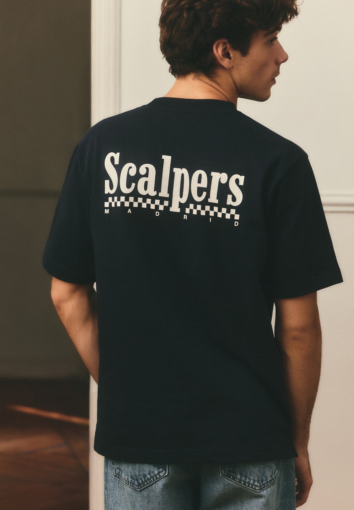 CAMISETA LOGO TRASERO ESTAMPADO