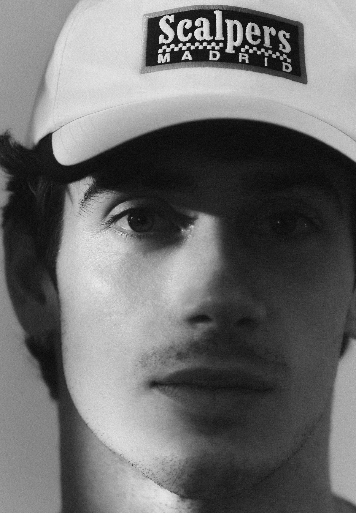 GORRA PARCHE CONTRASTE