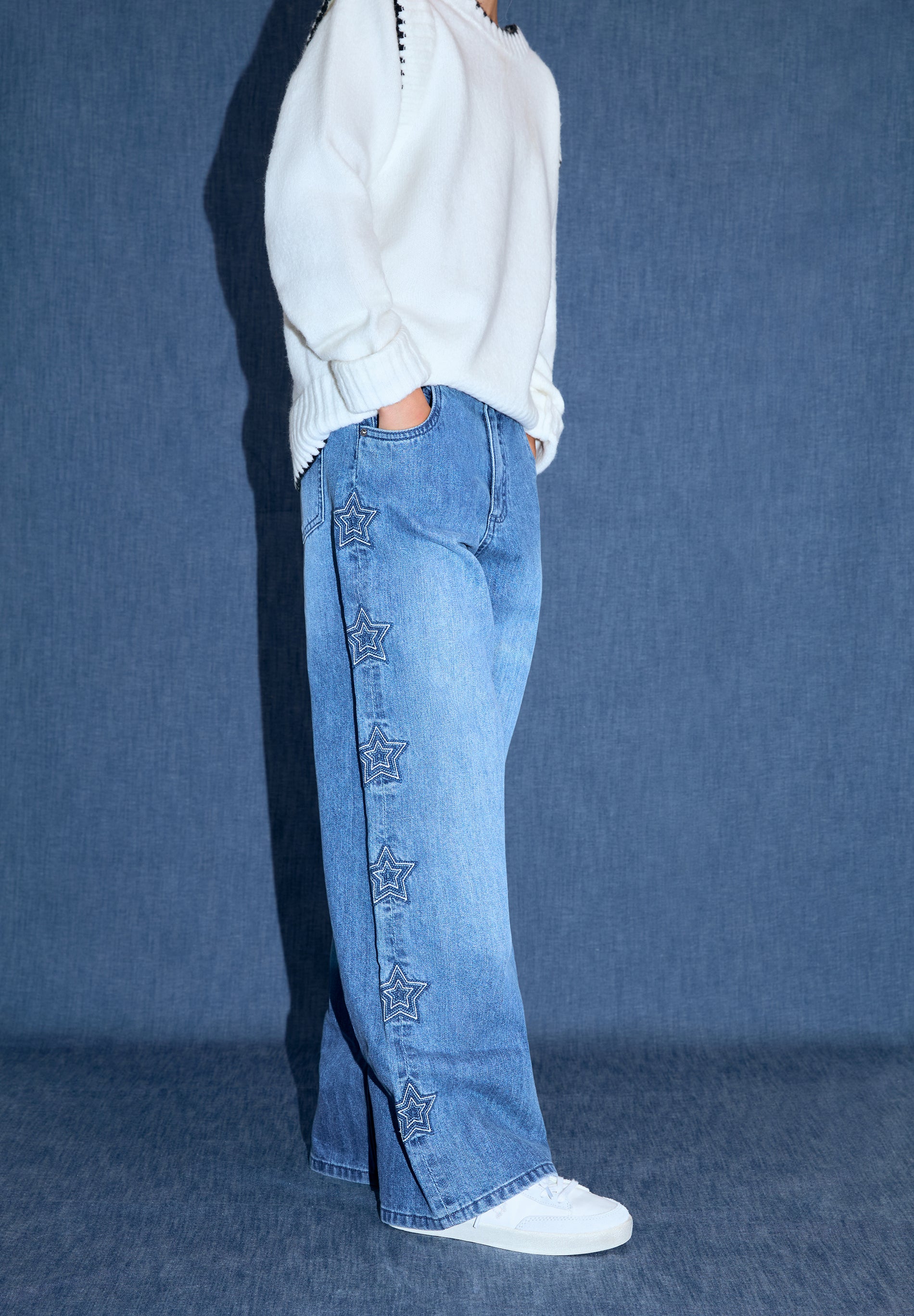 PANTALÓN WIDE LEG ESTRELLAS BORDADAS