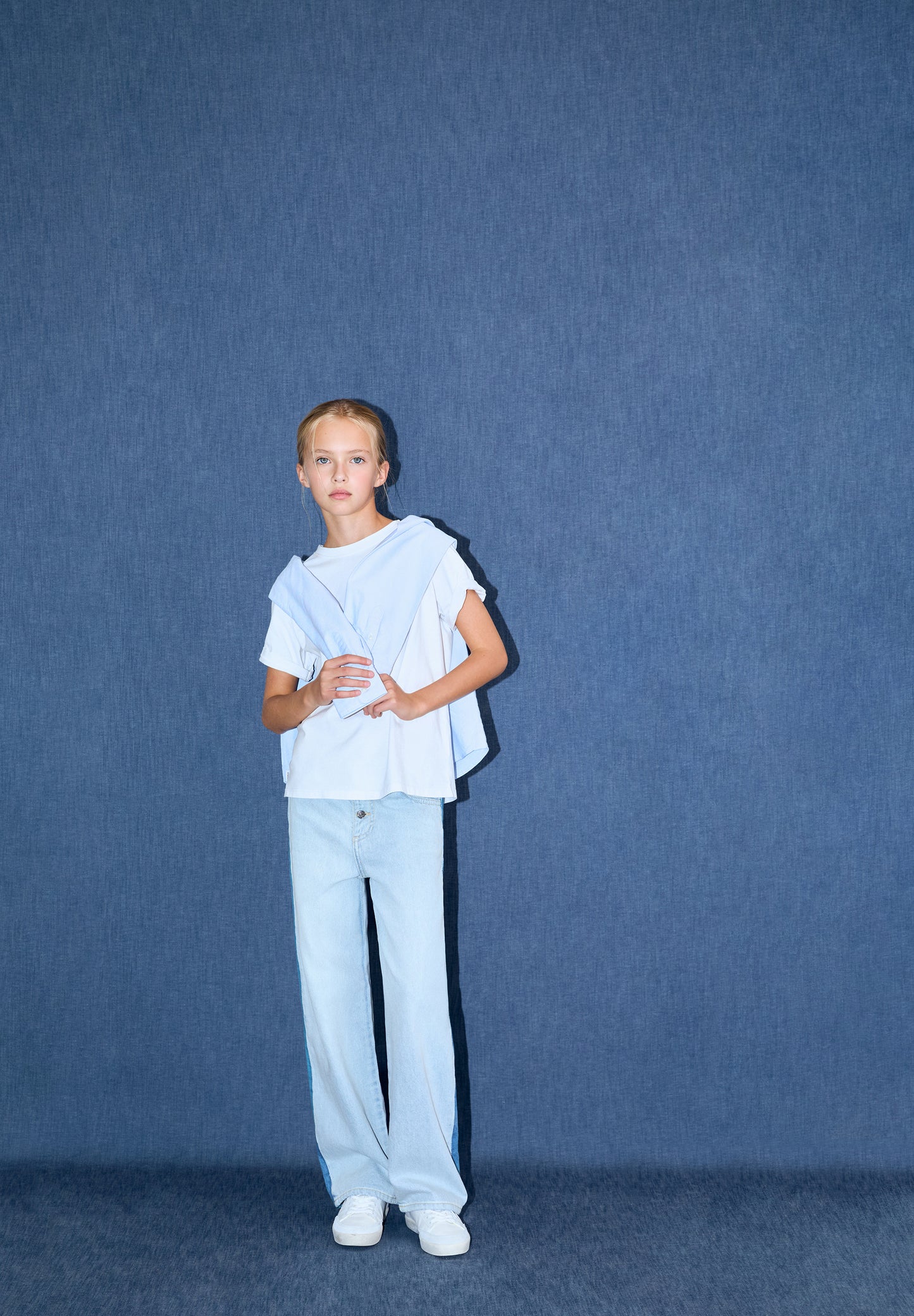 CAMISETA BÁSICA CALAVERA CONTRASTE