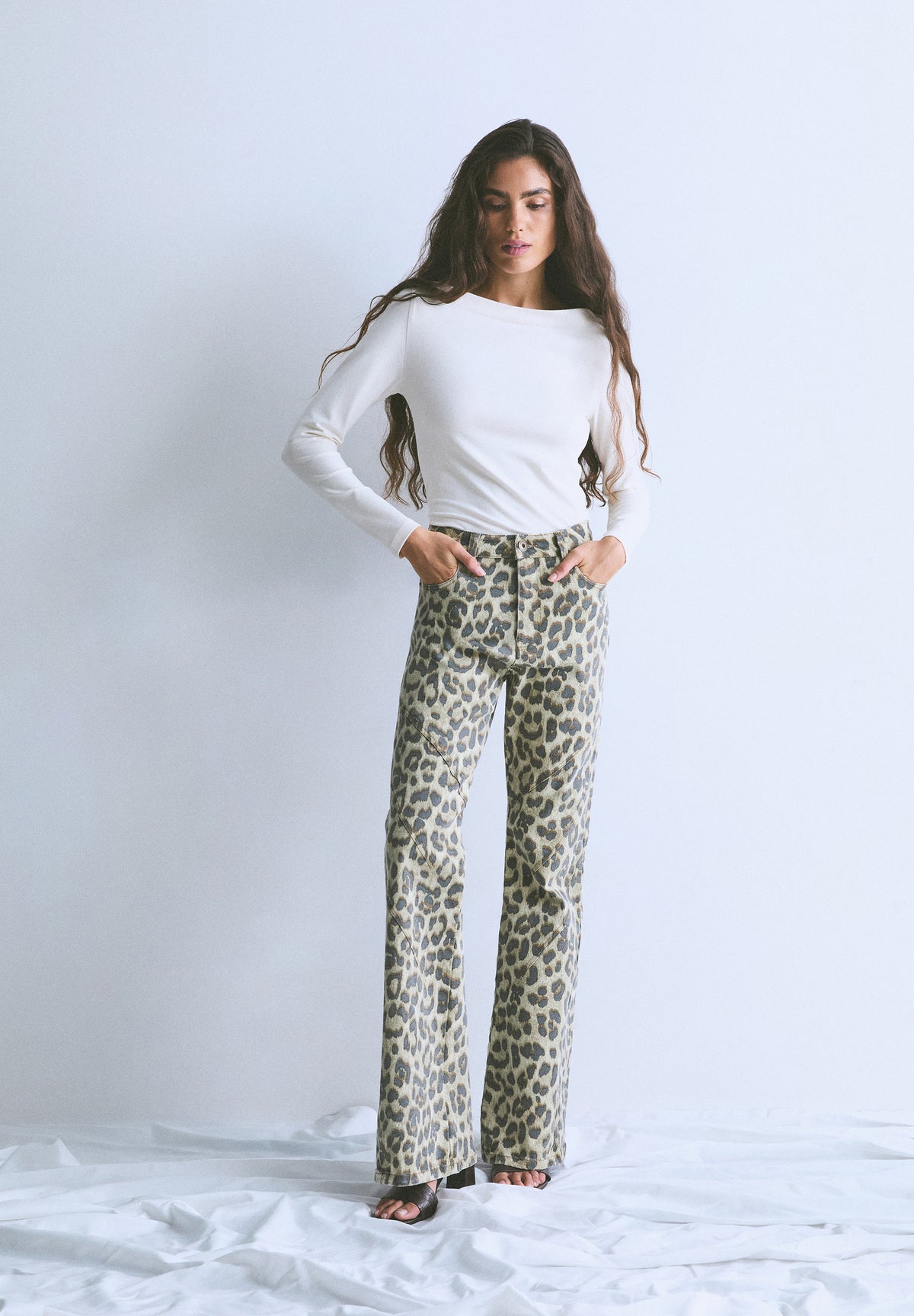 JEANS BOOTCUT ANIMAL PRINT